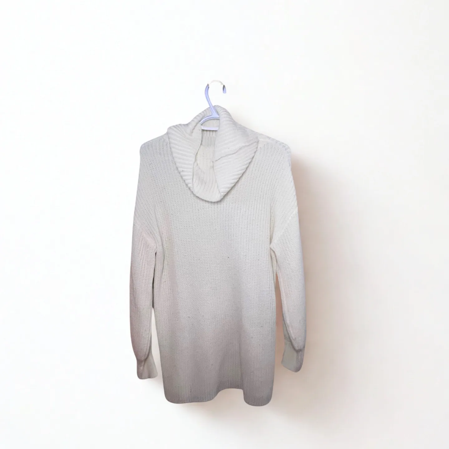 Uniqlo Turtleneck M - Very Good Condition thumbnail