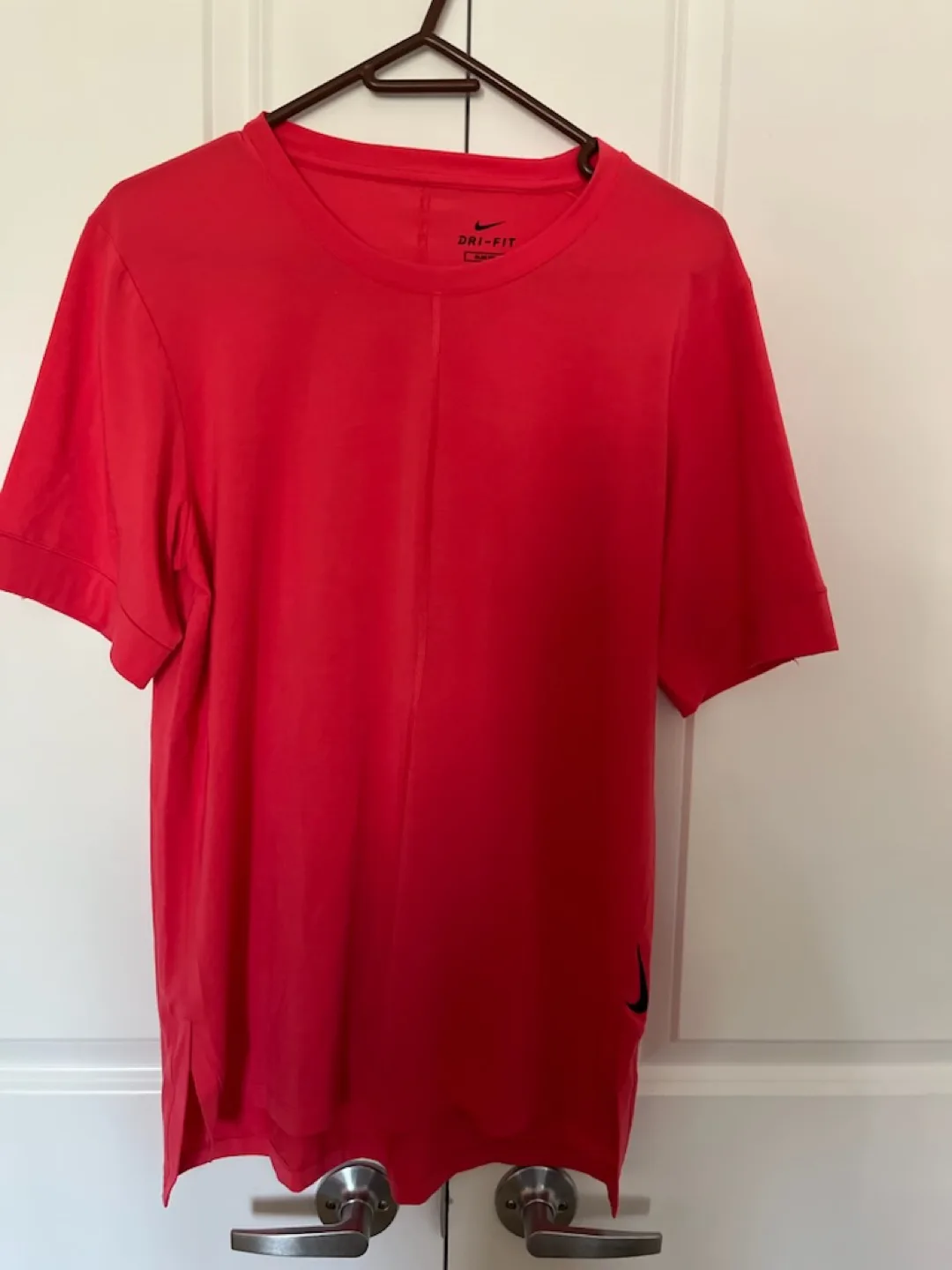 Nike Dri-FIT Slim Fit T-Shirt - Size M thumbnail
