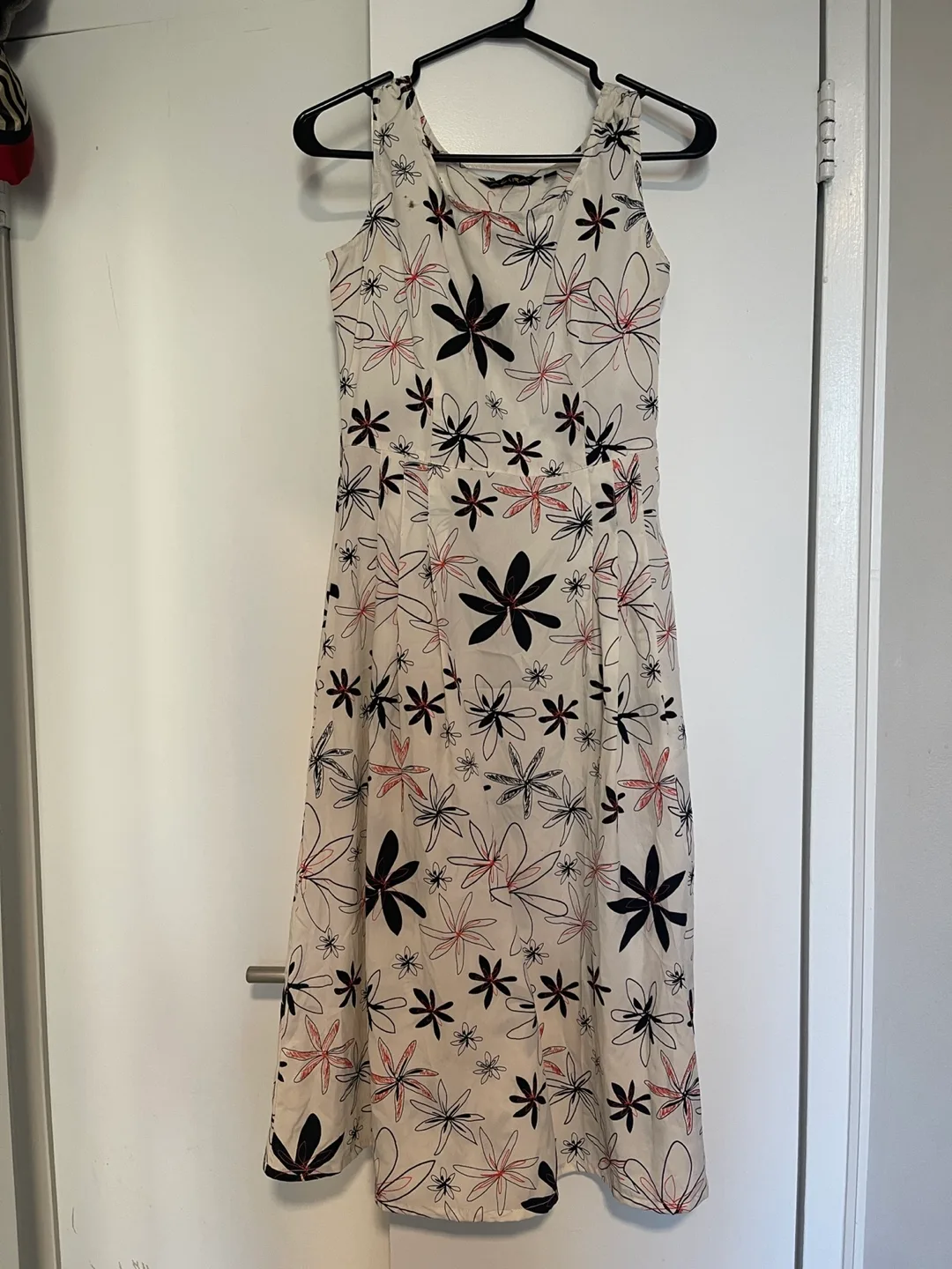 Floral Sleeveless Dress thumbnail