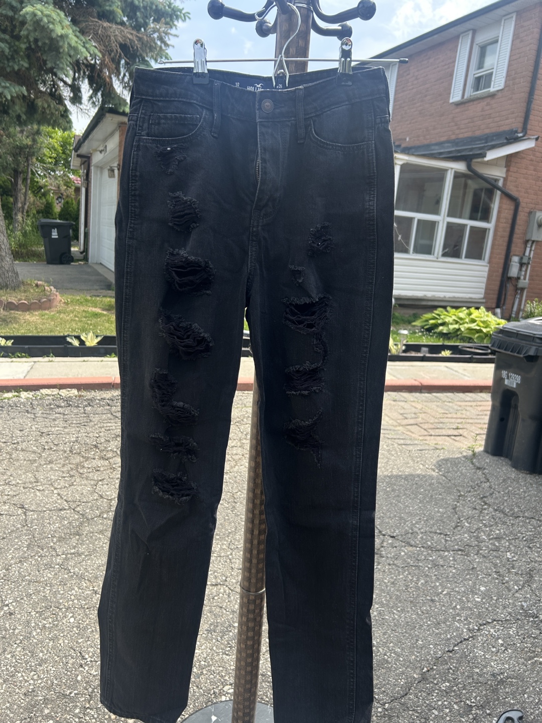 Hollister Ultra High-Rise Mom Jeans, Size 3R - photo 2