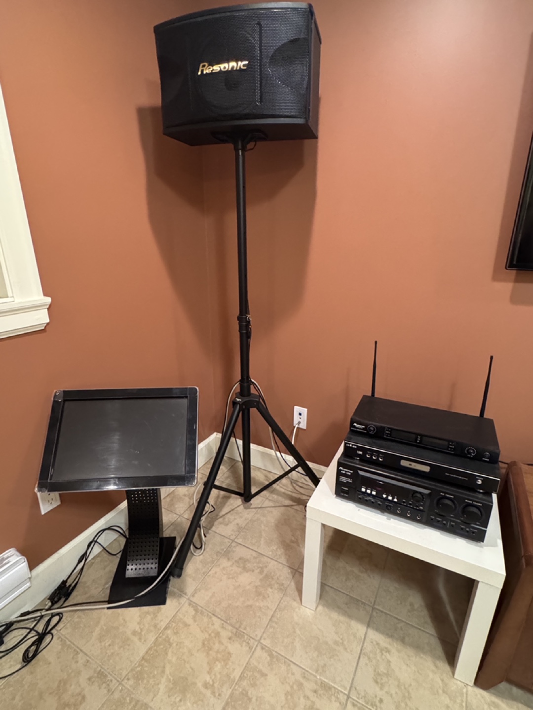 Resonic Karaoke System