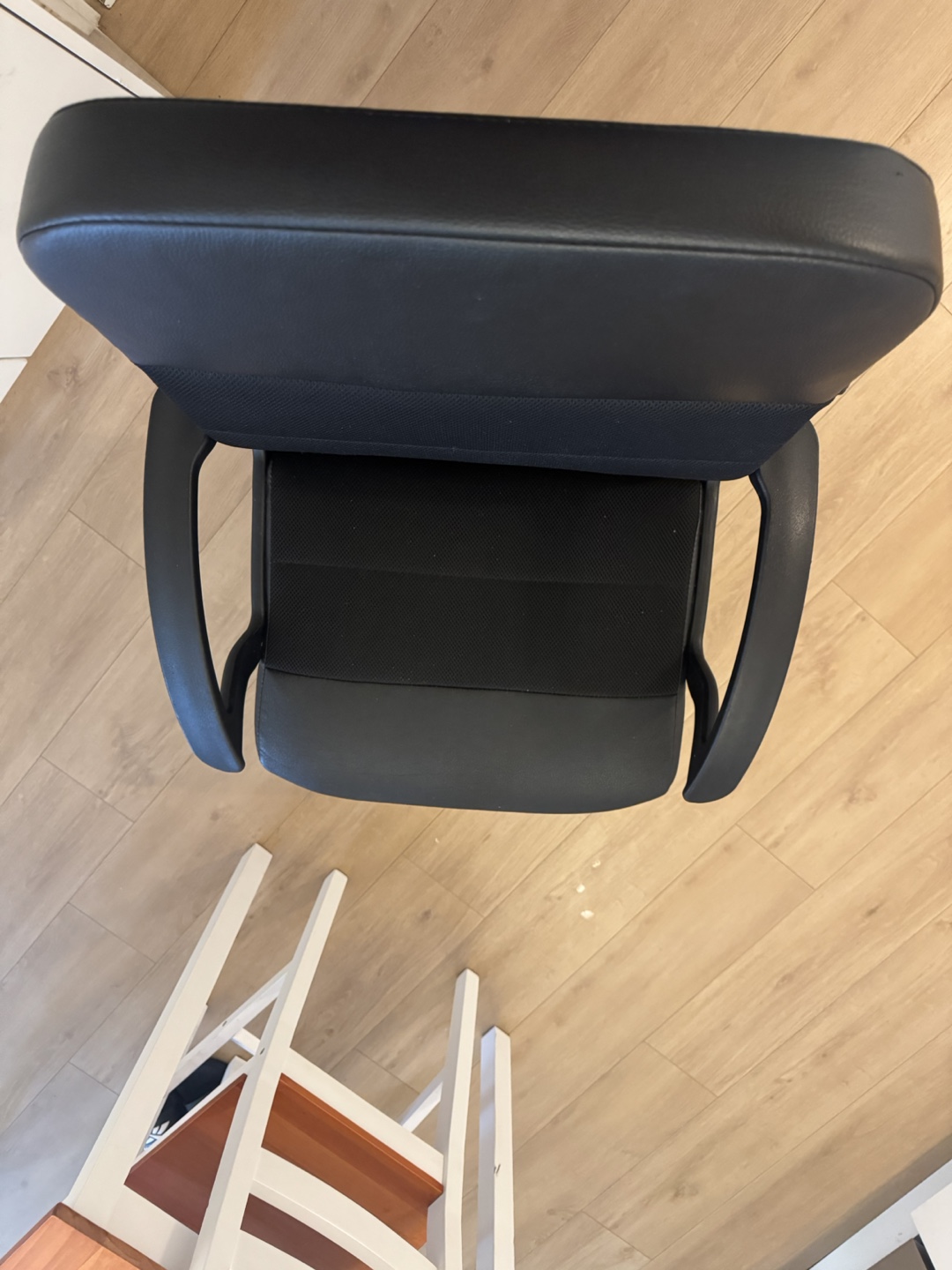 Black Office Chair - photo 2