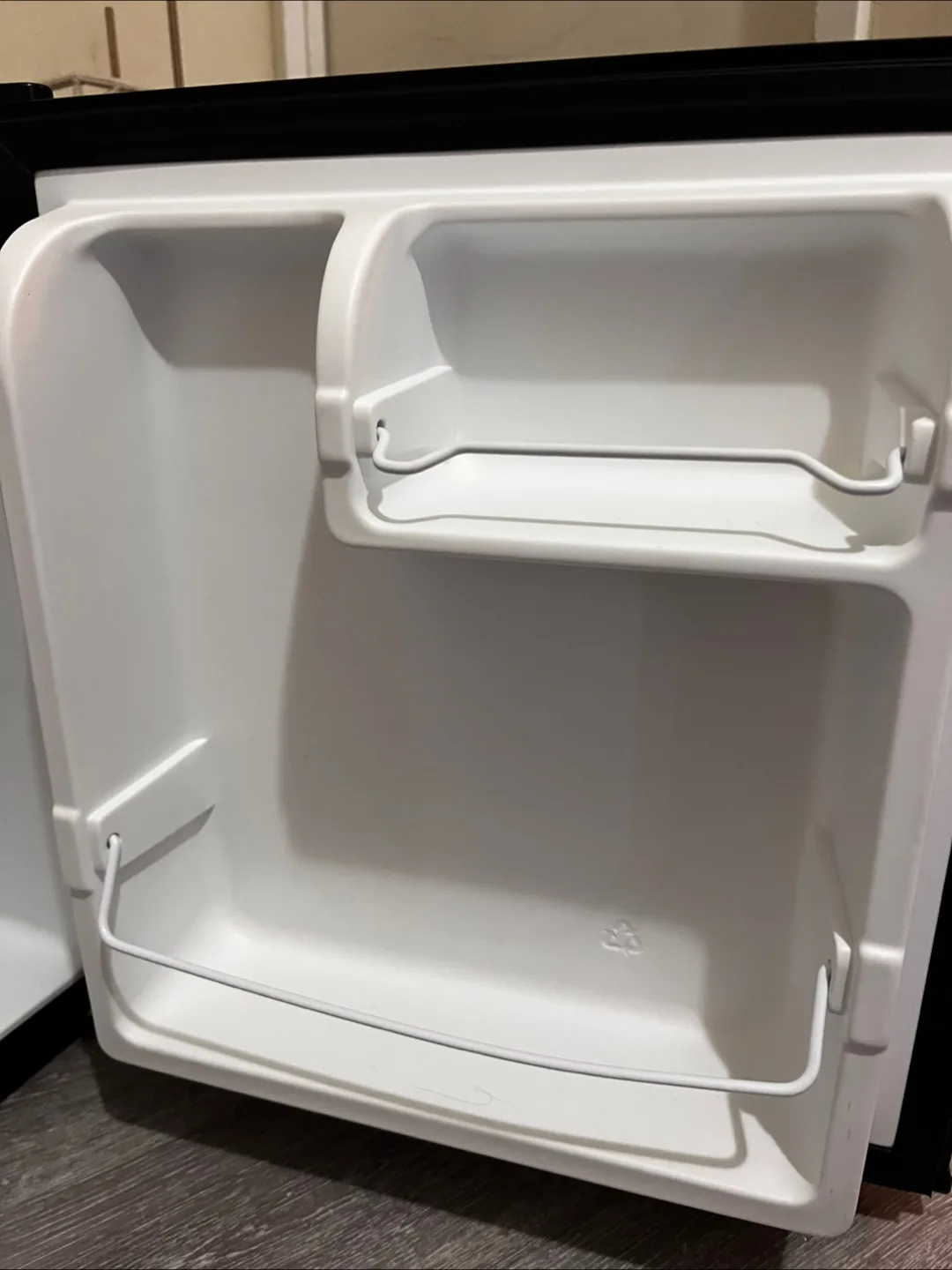 Galanz Compact Refrigerator - Black image indicator(7)