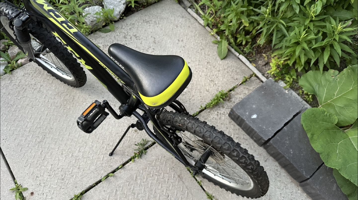 CCM Ruckus 18” Kids Bike - Black & Yellow - photo 5