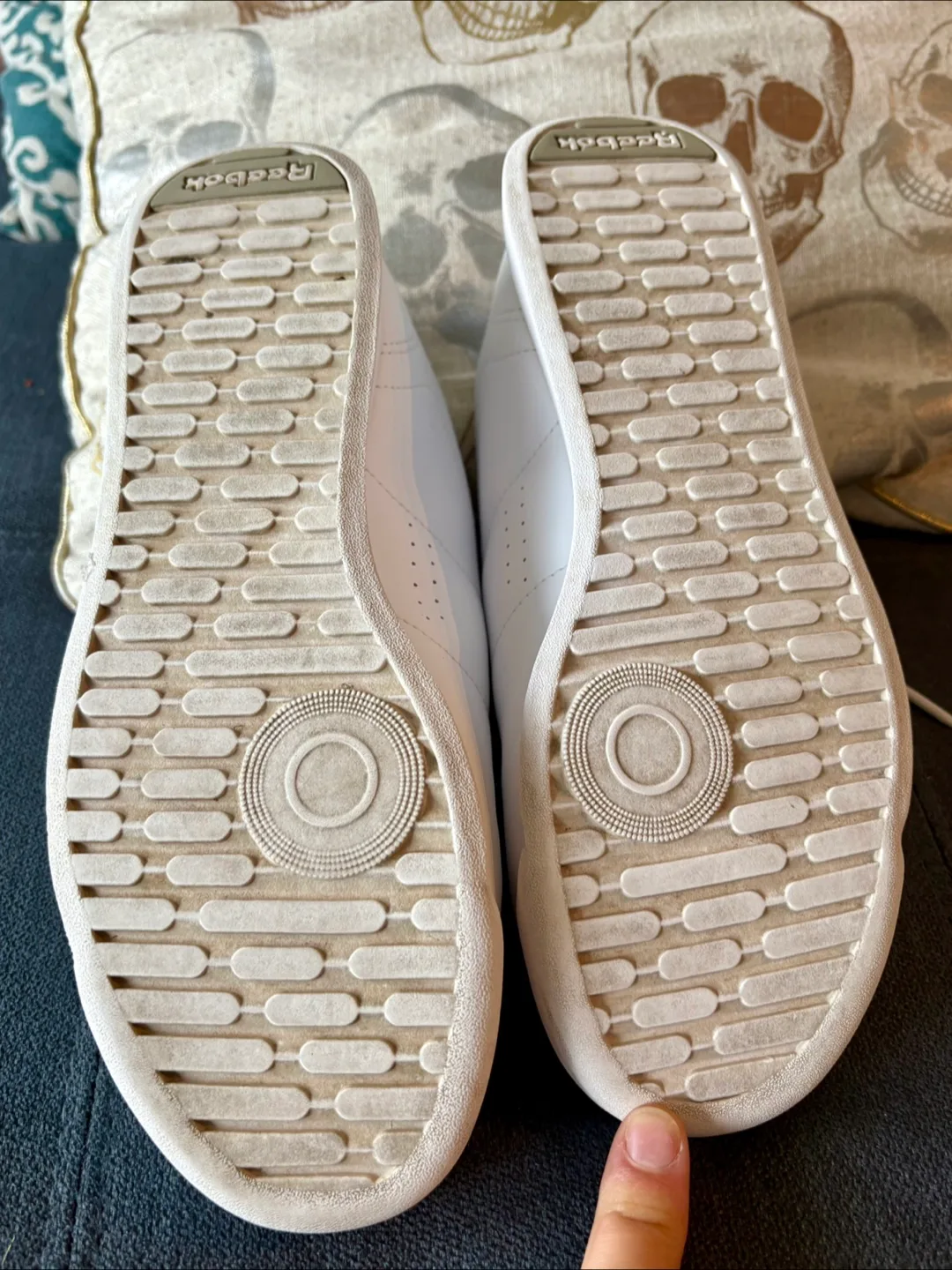 Reebok White Leather Sneakers Sz 8.5W image indicator(3)