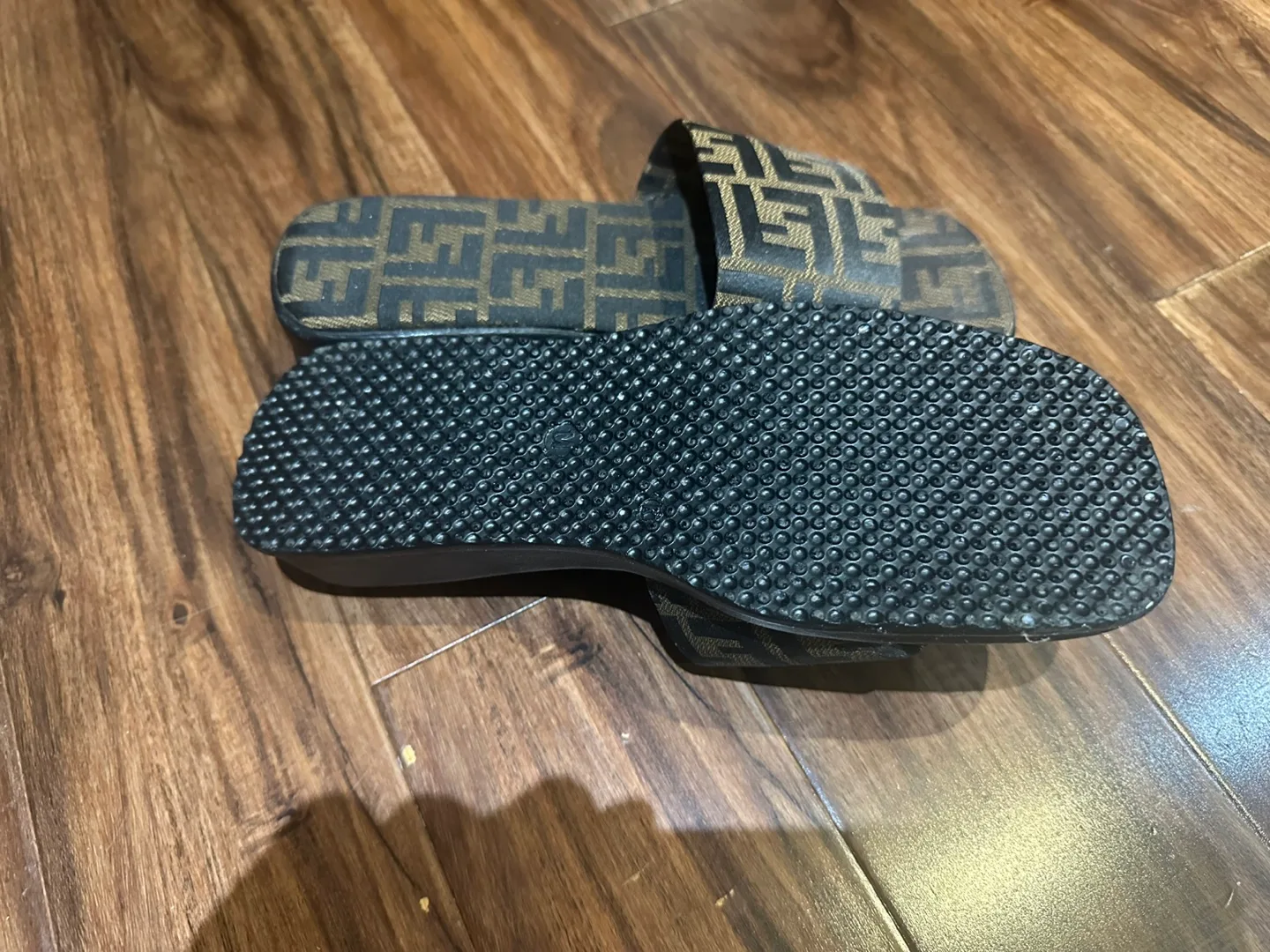 Summer slippers thumbnail