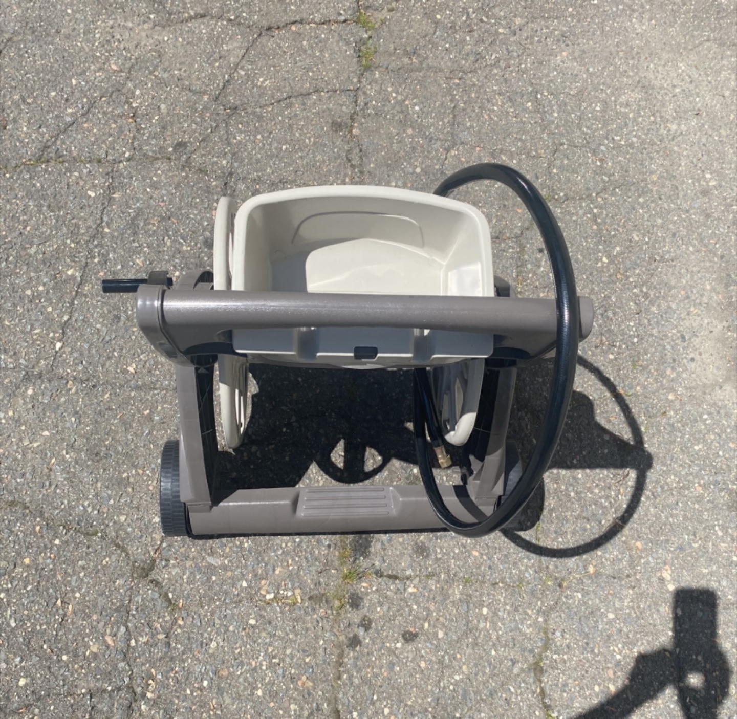 Large Suncast Hose Mobile Reel Cart - photo 3