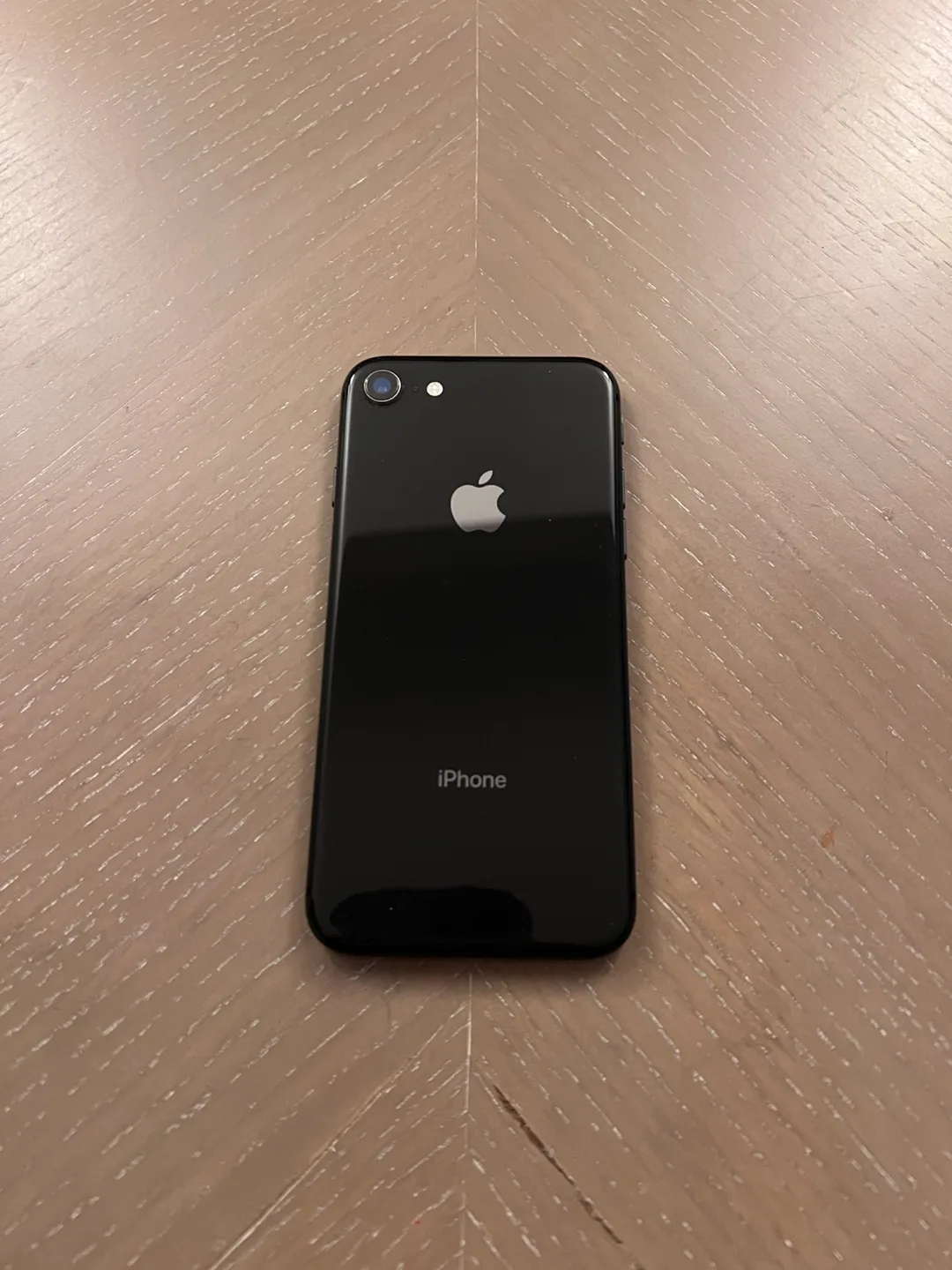 iPhone 8 - 64 GB - Space Grey image indicator(2)