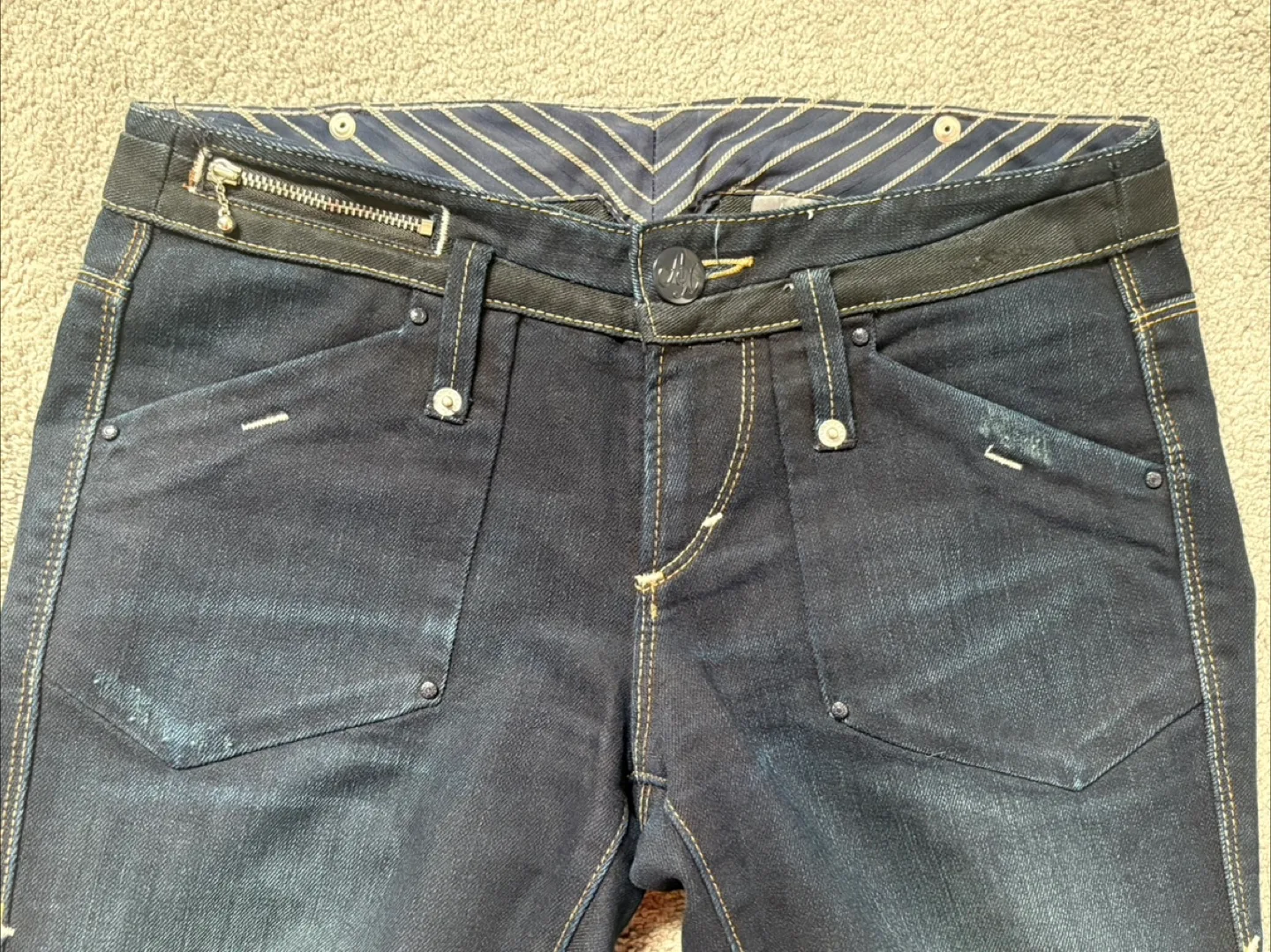 Armani Exchange Women’s Dark Wash Jeans Straight-Size 0 image indicator(3)