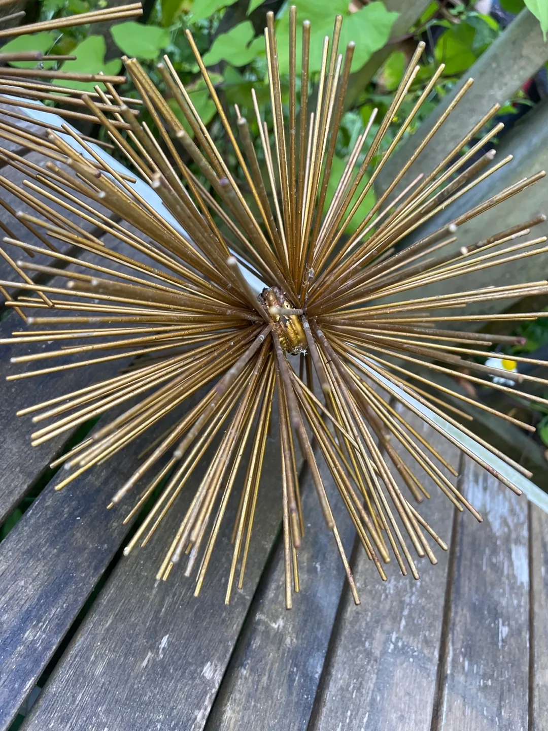 A lot of 2MCM gold tone metal sunburst see urchin image indicator(6)