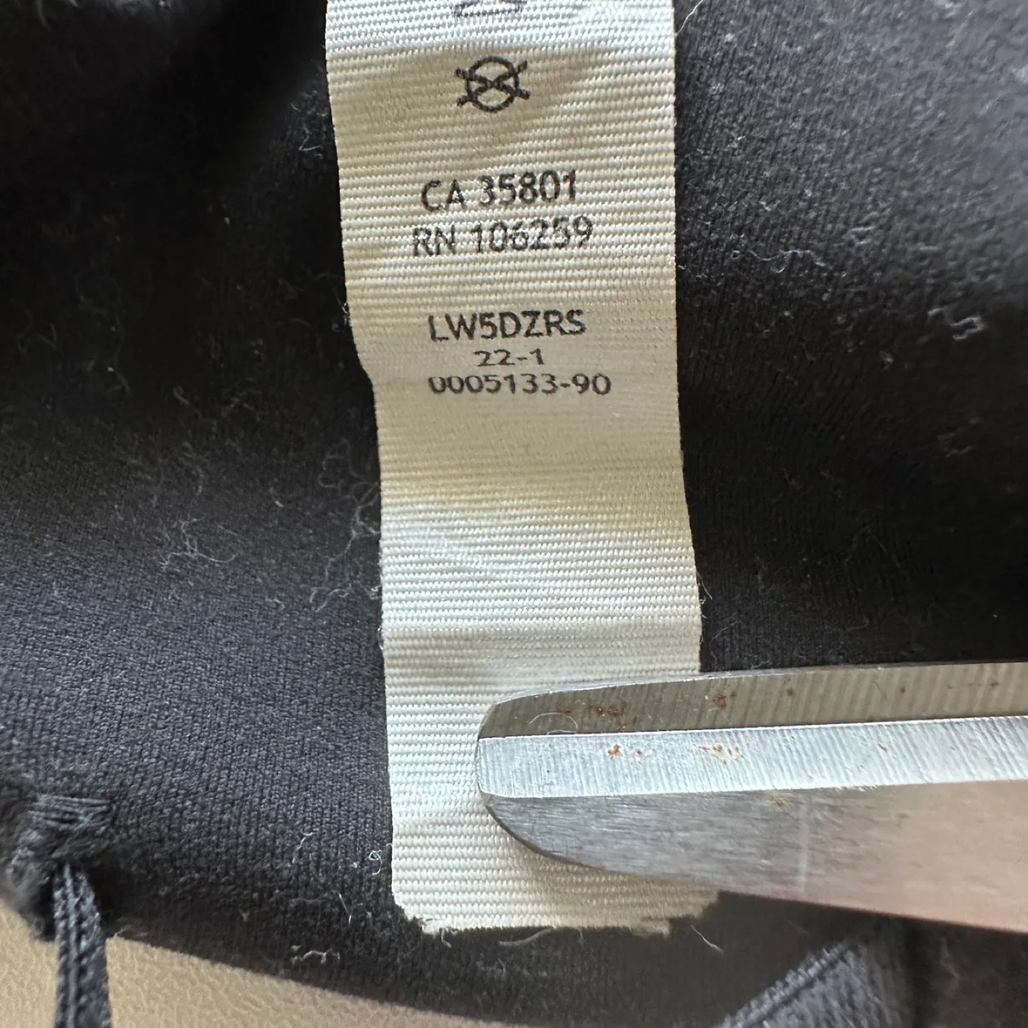 Lululemon Wunder Under Black Tights 25 “ Size 8 image indicator(7)