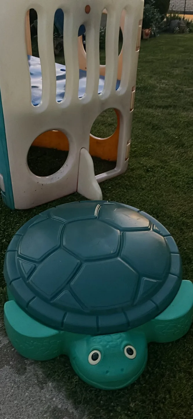 Little Tikes Turtle Sandbox with Lid thumbnail