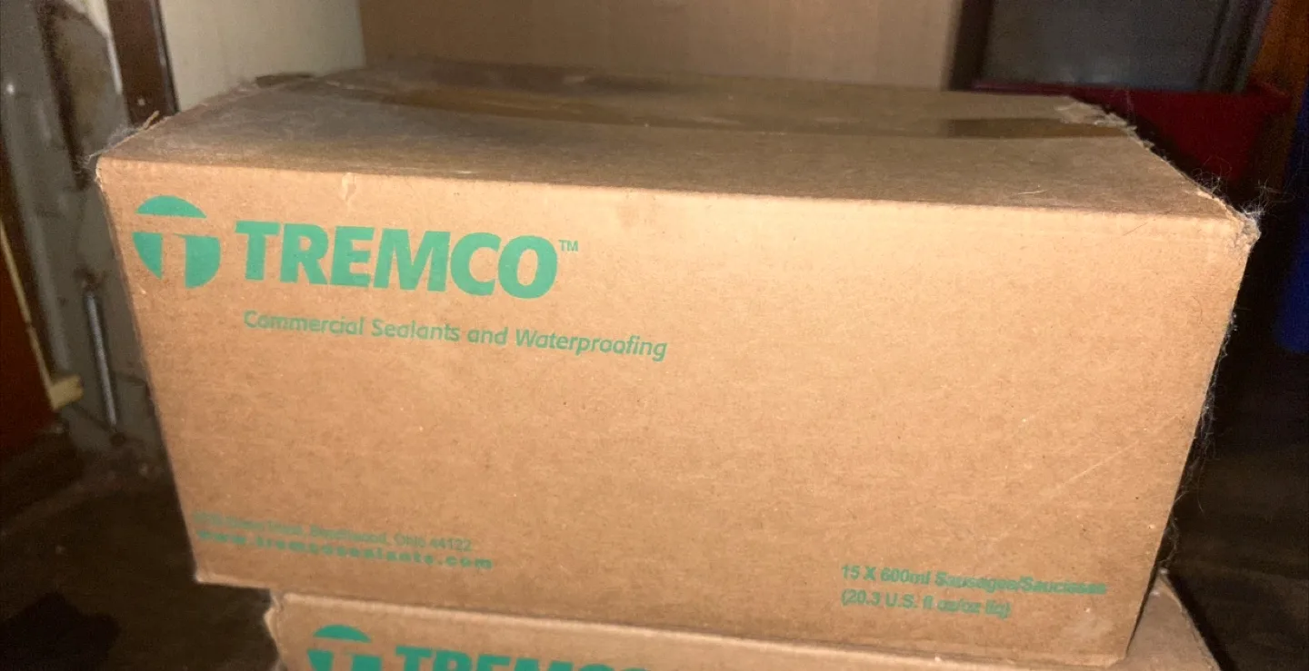 Tremco Spectrem 3 Sealant - 15 x 600ml Sausages image indicator(2)