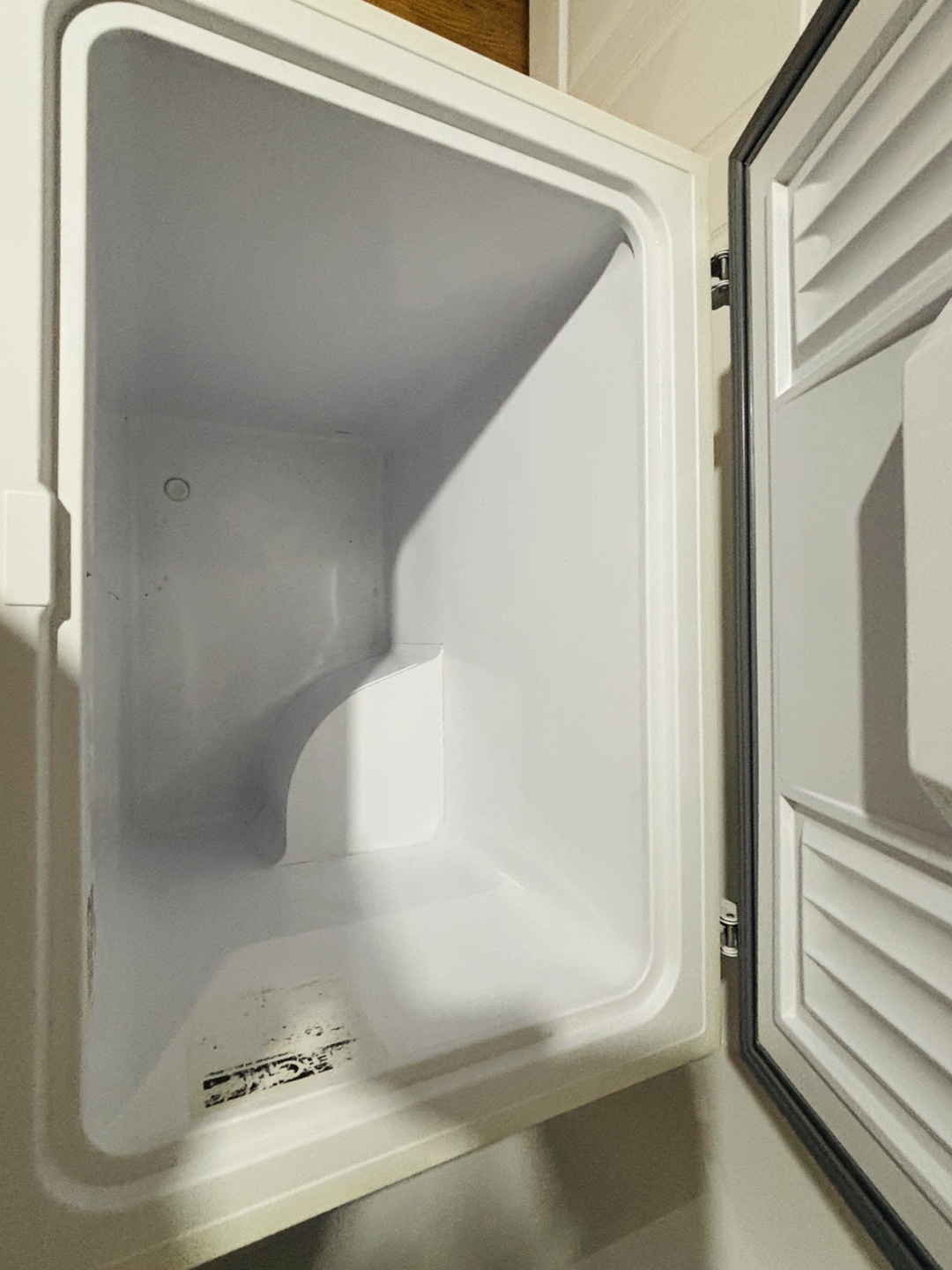 Danby Chest Freezer – 7.0 cu. ft. – Great Condition - photo 4