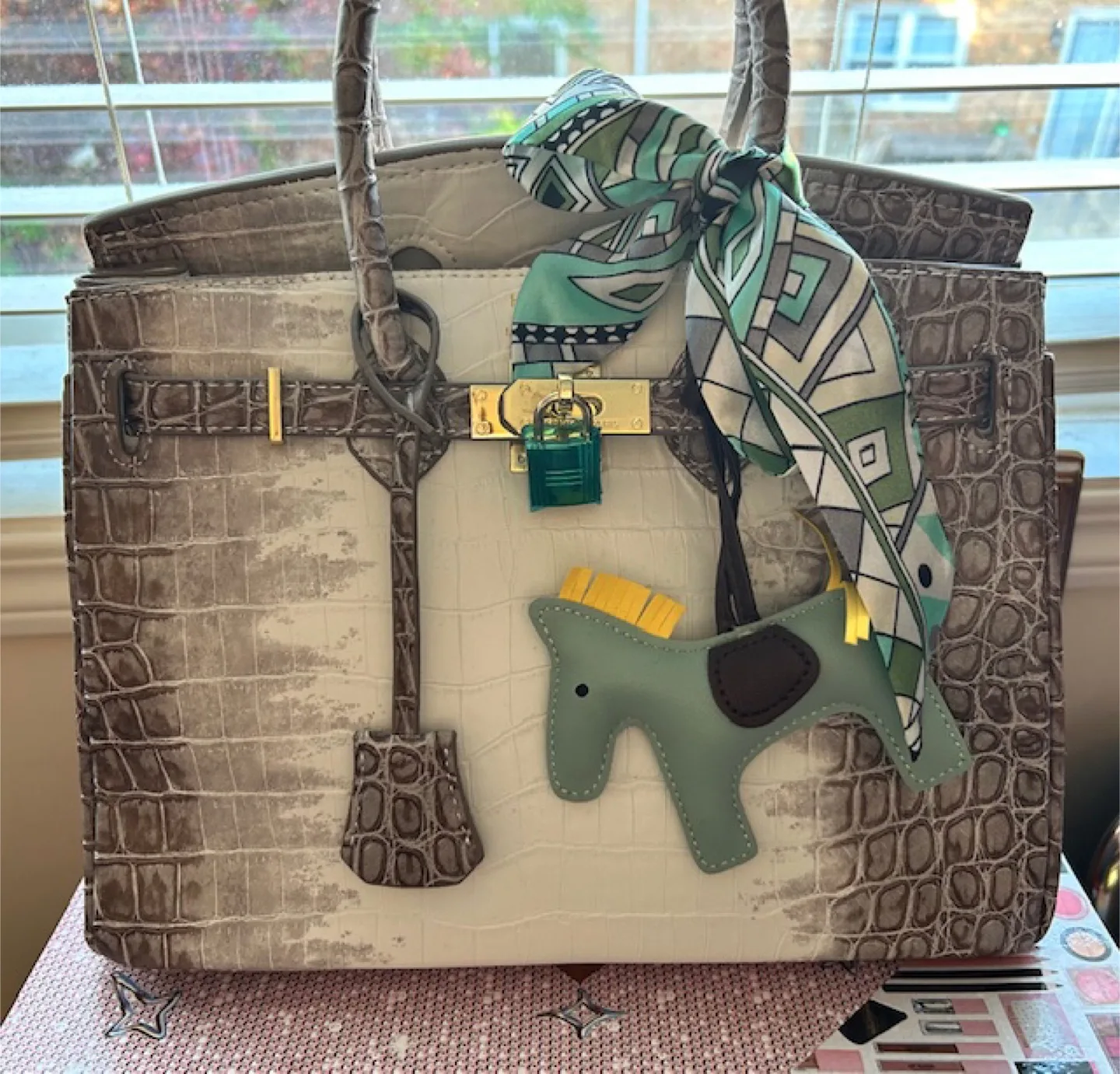 🤩 Himalayan Style Handbag w/Acessories image indicator(2)