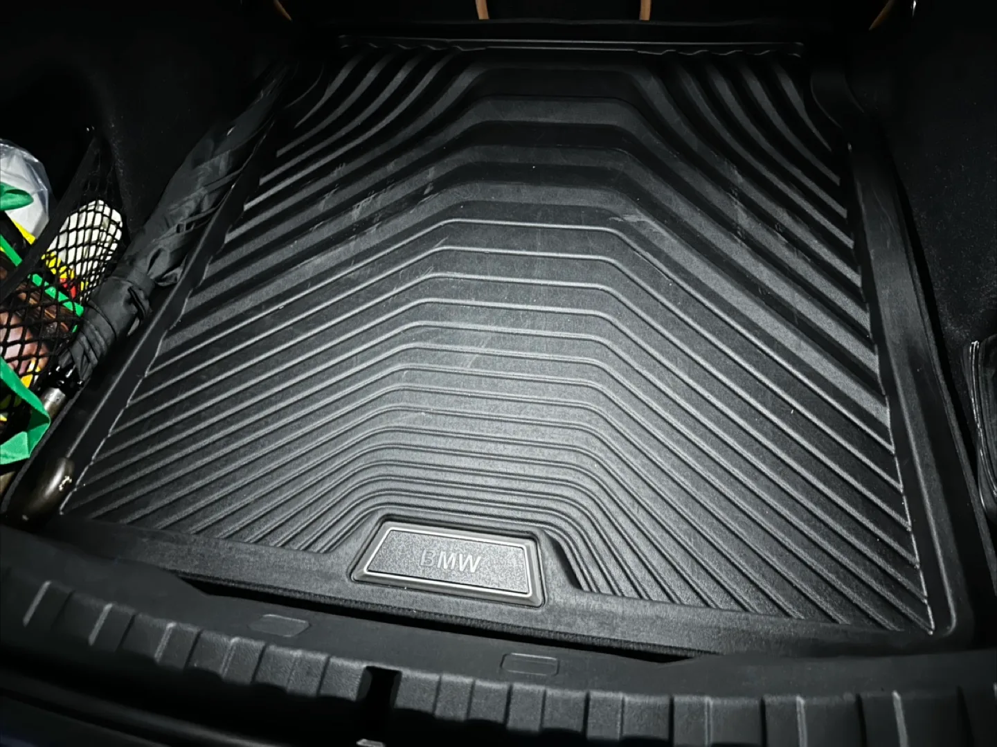 BMW 330i 2023 accessories image indicator(3)