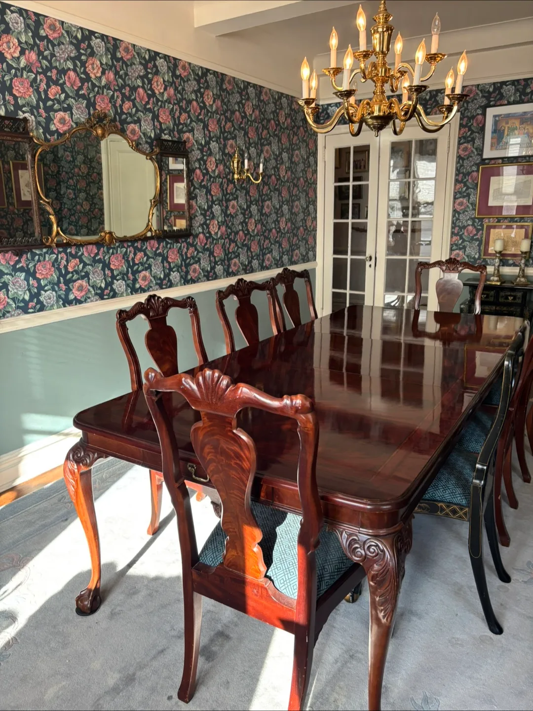 Dining Table with 10 Chairs image indicator(2)