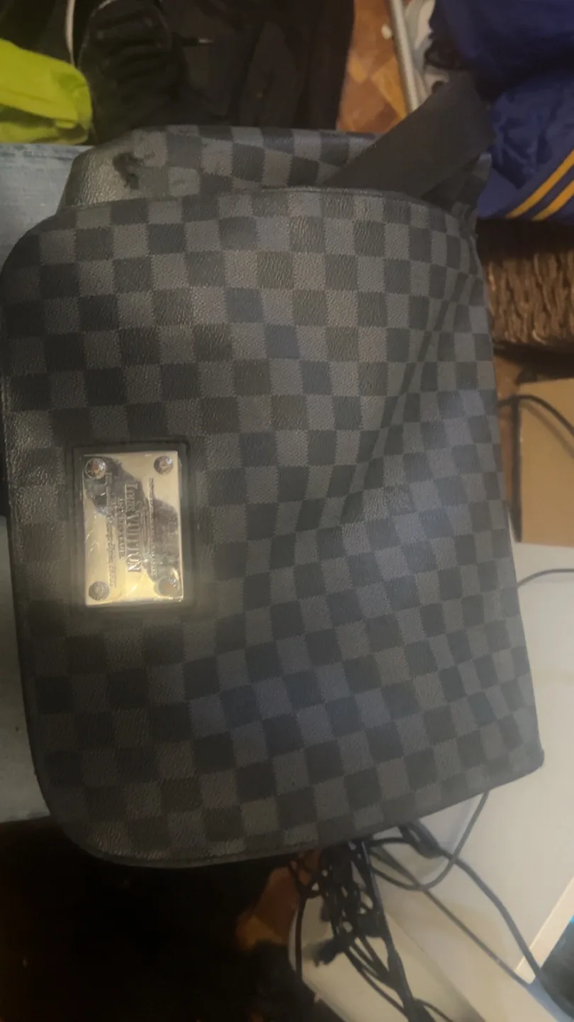 Louis Vuitton Damier Geant Messenger Bag (Price Negotiable) image indicator(2)