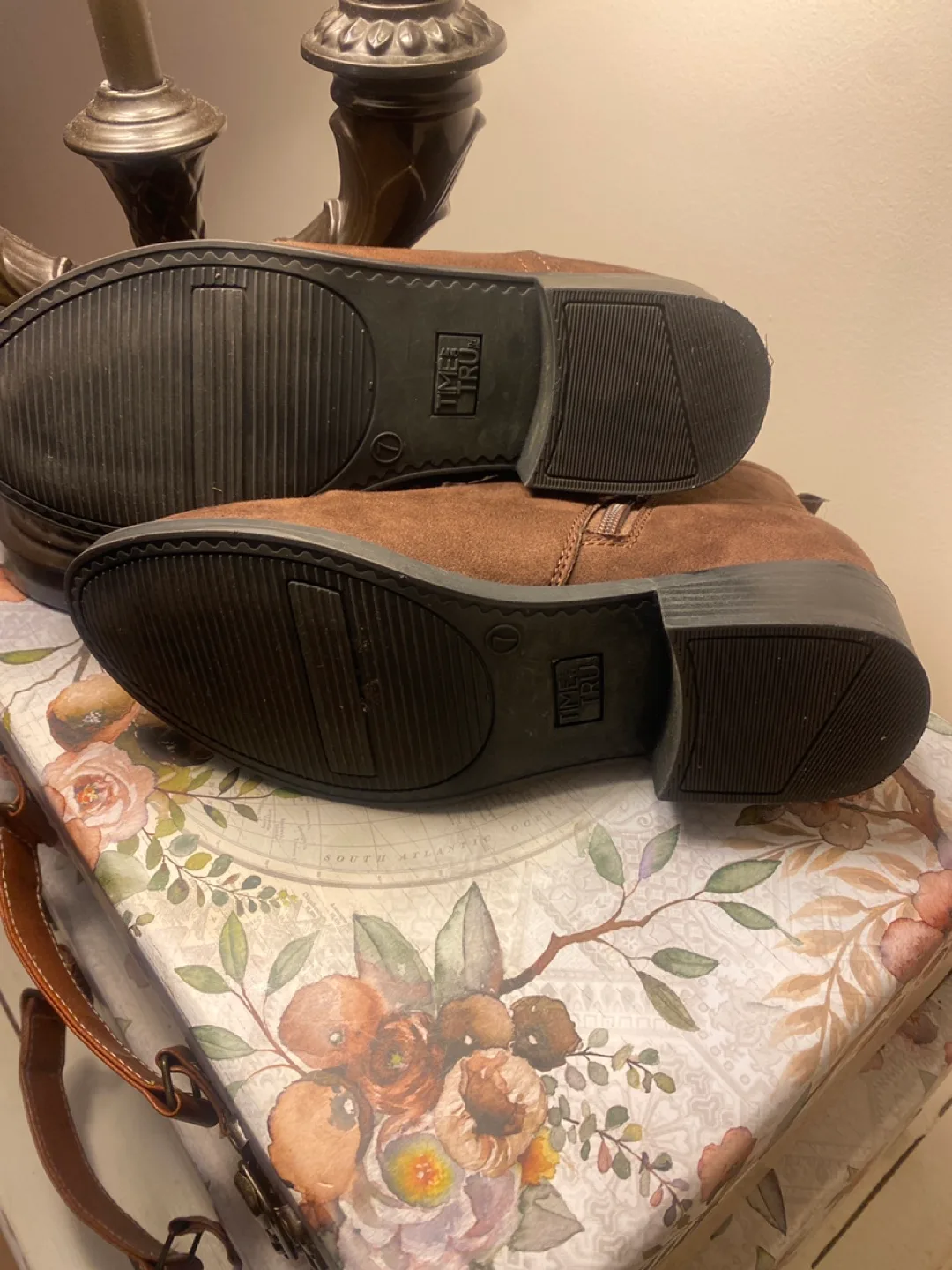 Time and Tru Brown Ankle Boots Size 7 image indicator(3)