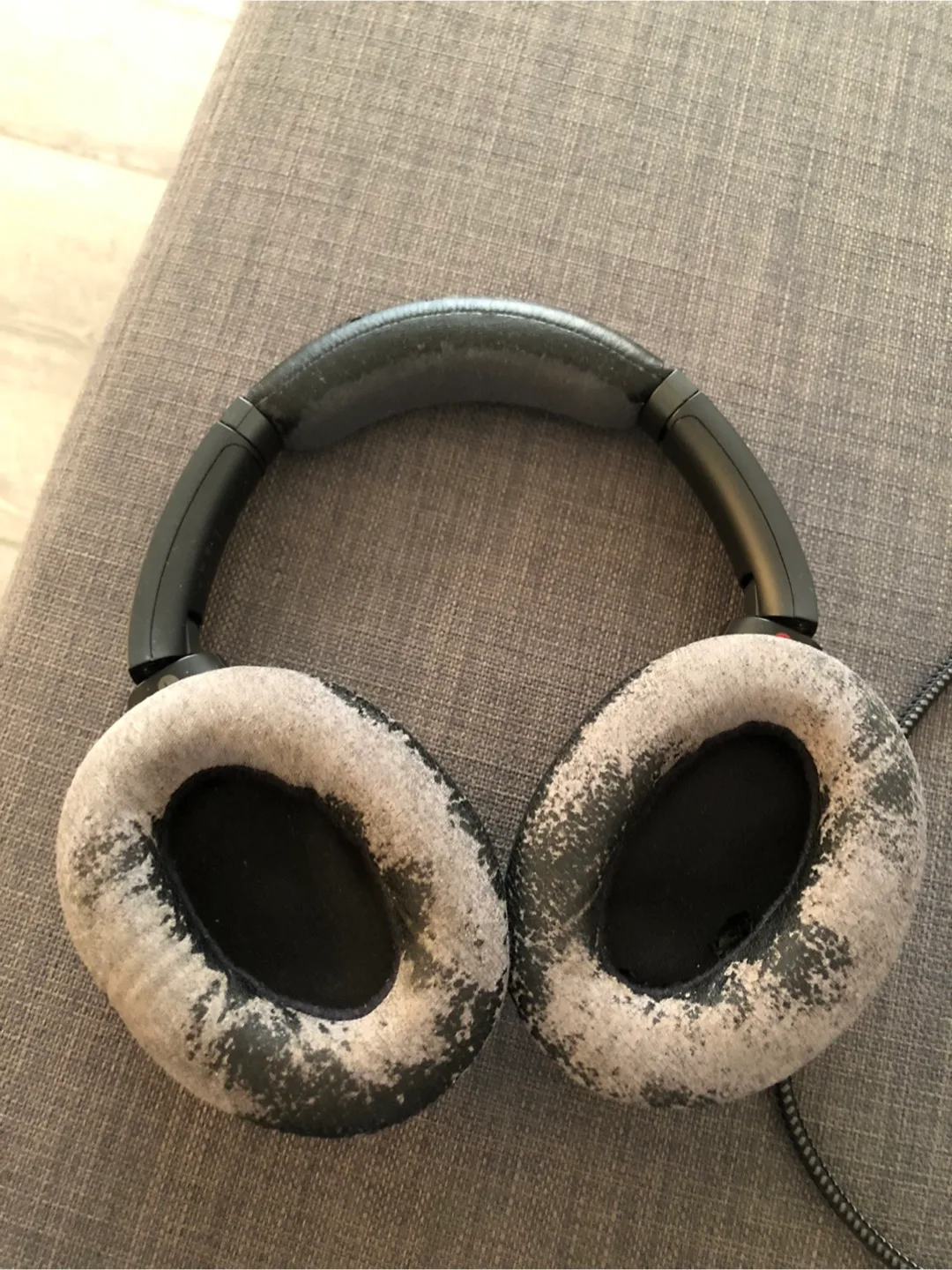 Broken Sony wh-1000xm3 - parts only image indicator(2)