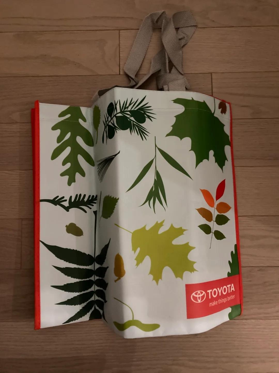 🇨🇦 🍁 Toyota Reusable Shopping Bag - Leaf Design thumbnail