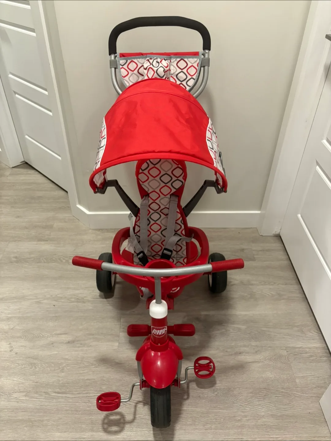 Radio Flyer Steer & Stroll Trike thumbnail