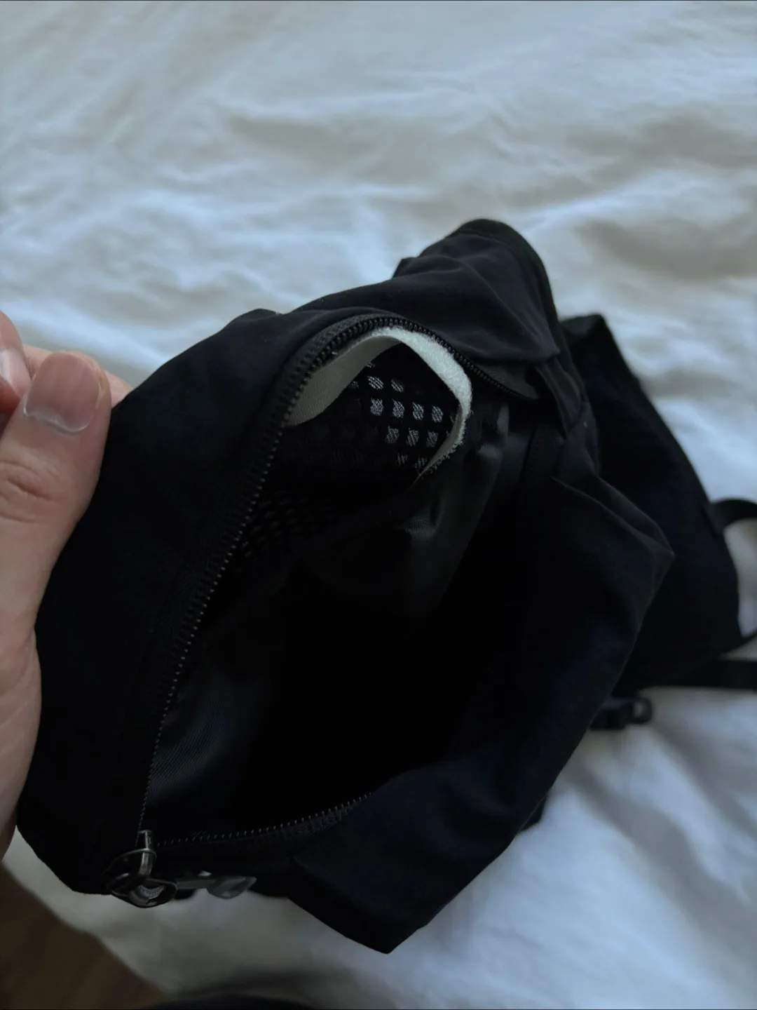 Black Running Vest 🇨🇦 image indicator(5)