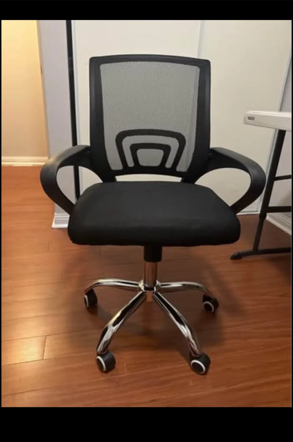 Black Mesh Office Chair thumbnail
