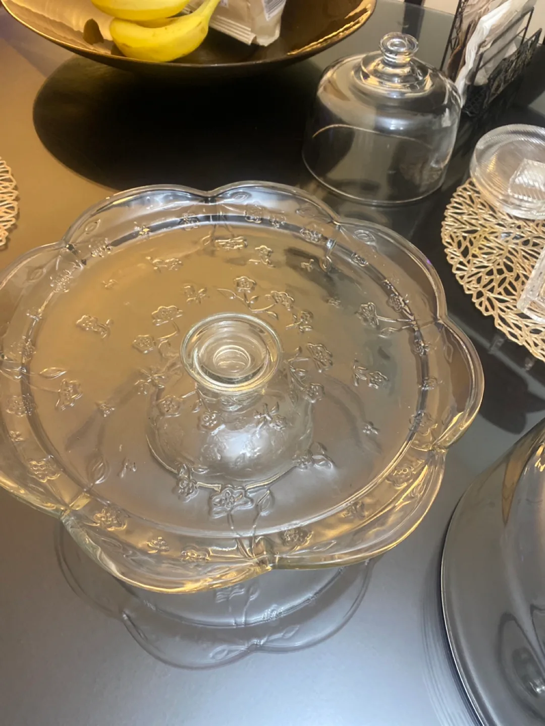 Glass Cake Stand with Dome Lid image indicator(3)