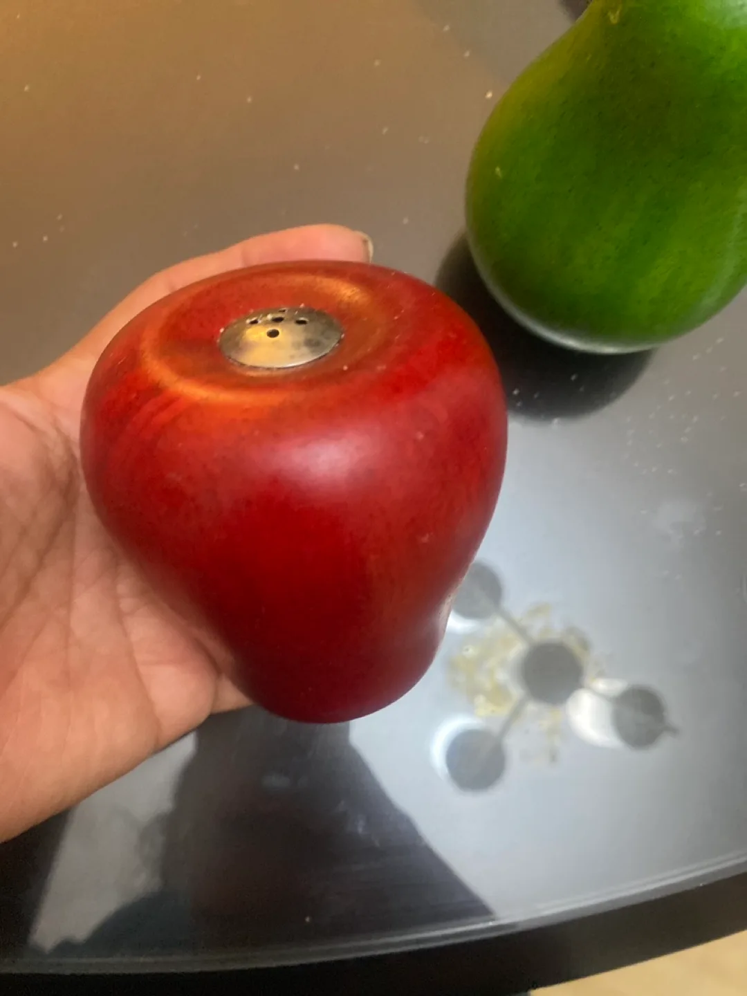 Wood Apple & Pear Shaped Salt and Pepper Shakers image indicator(4)