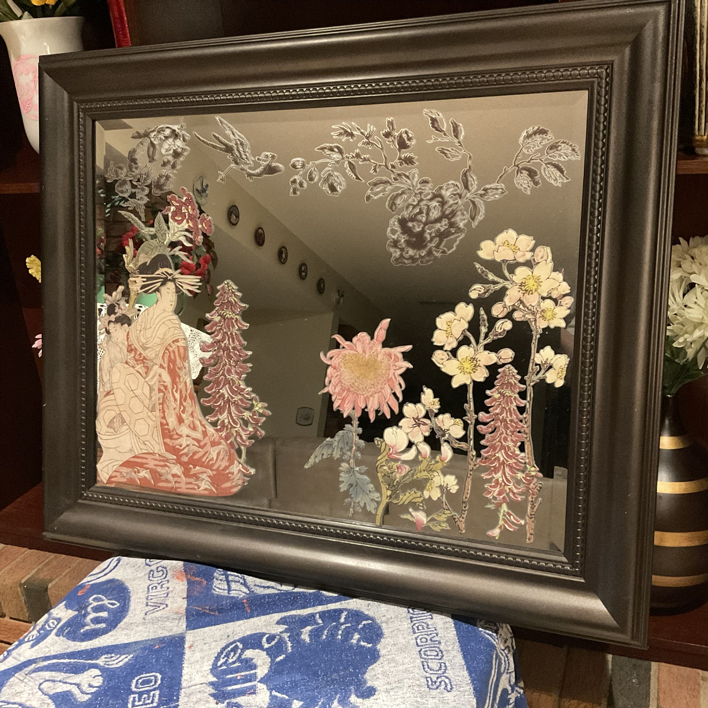 Floral Design Framed Mirror - photo 2