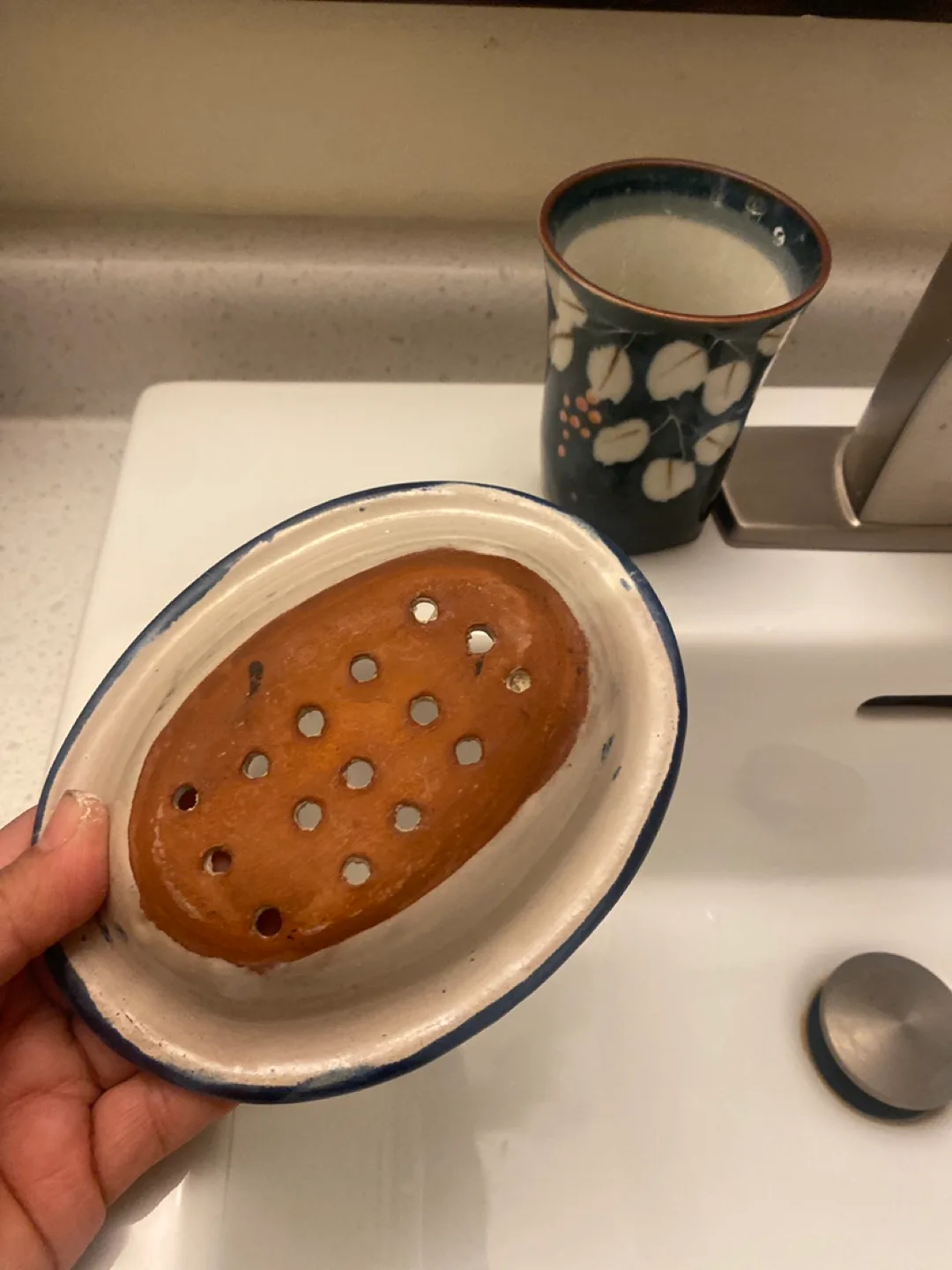 Handcrafted Ceramic Cup and Soap Dish Set image indicator(3)