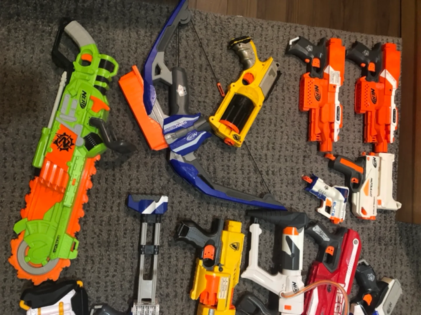 Nerf Blasters Lot image indicator(3)