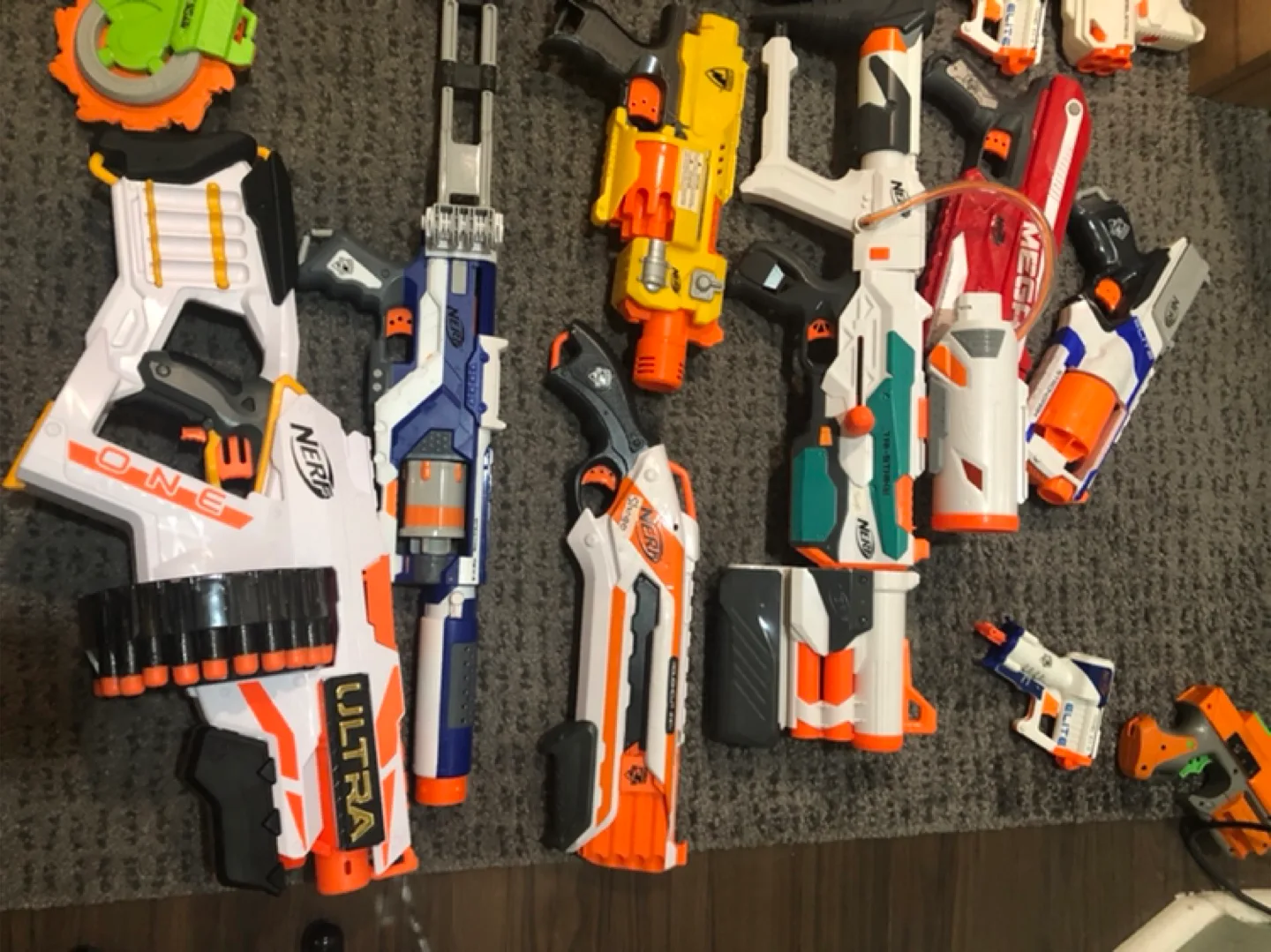 Nerf Blasters Lot image indicator(2)