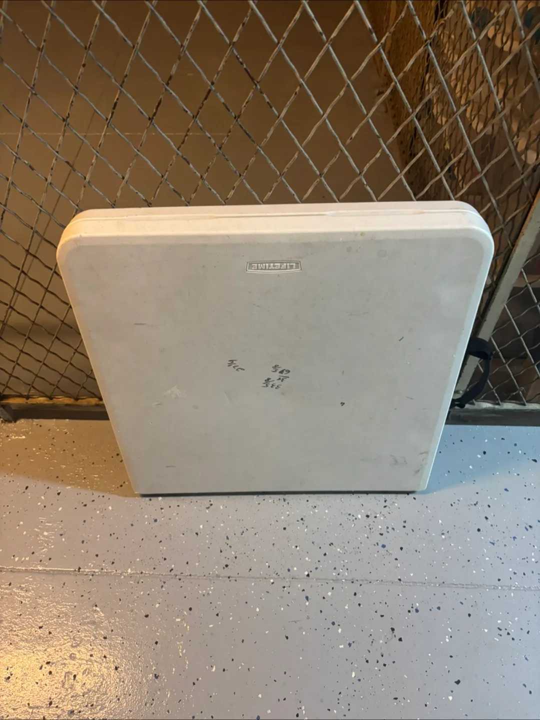 Lifetime Folding Table image indicator(2)