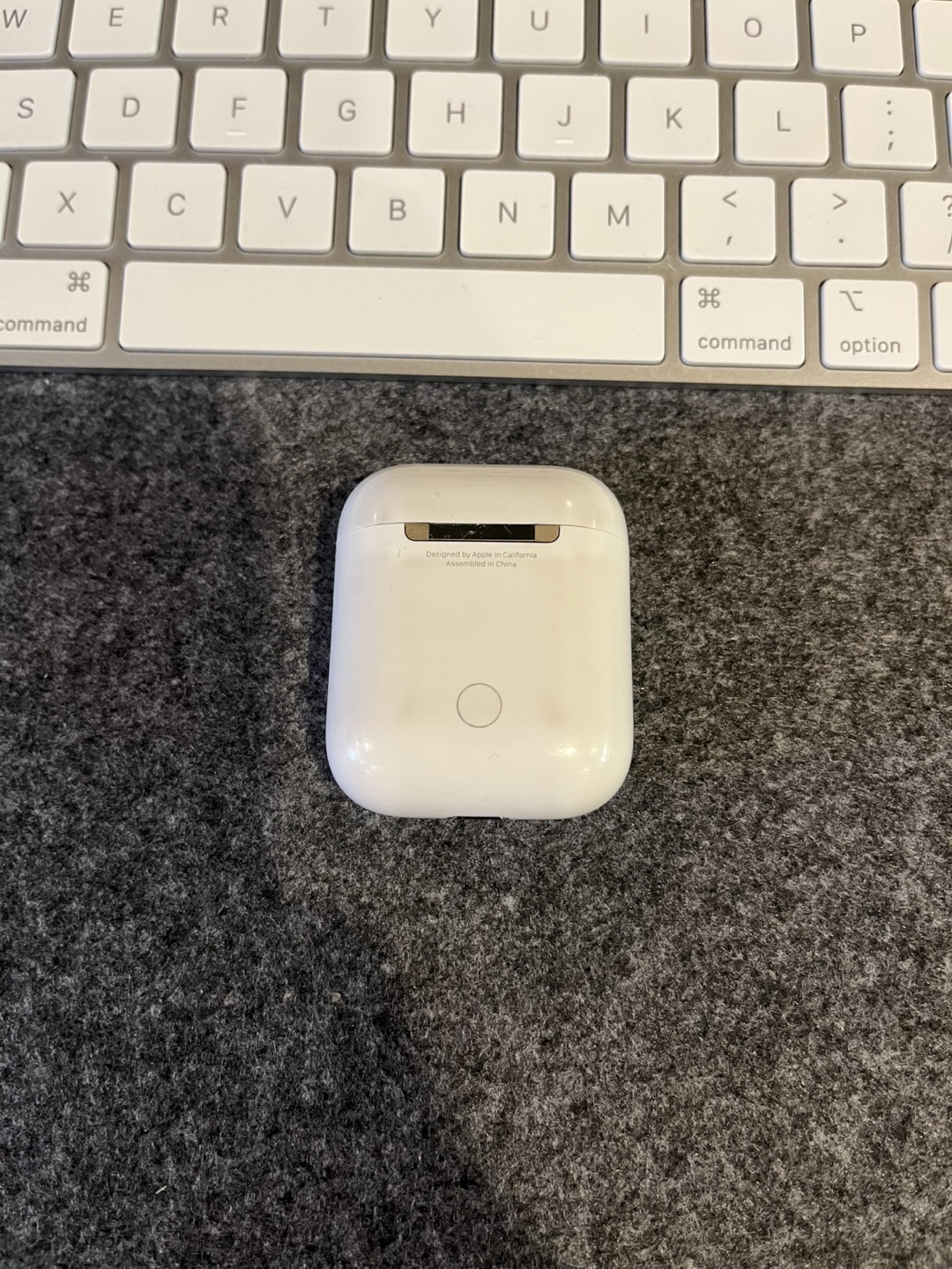 Apple AirPods (2nd Generation) - photo 2