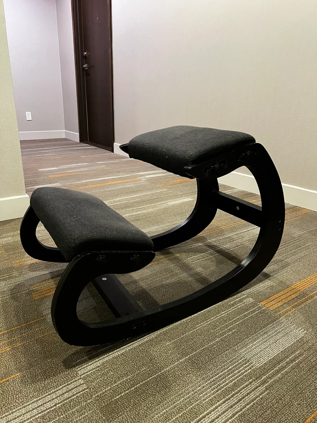 Mallvitally Kneeling Chair thumbnail
