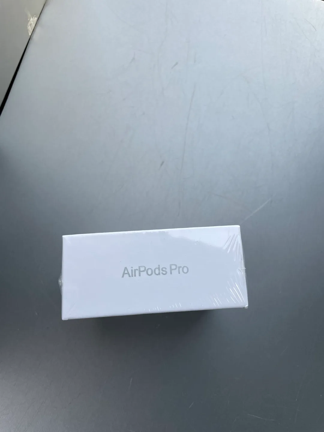 AirPods Pro (2e génération) Neufs dans la boîte image indicator(4)