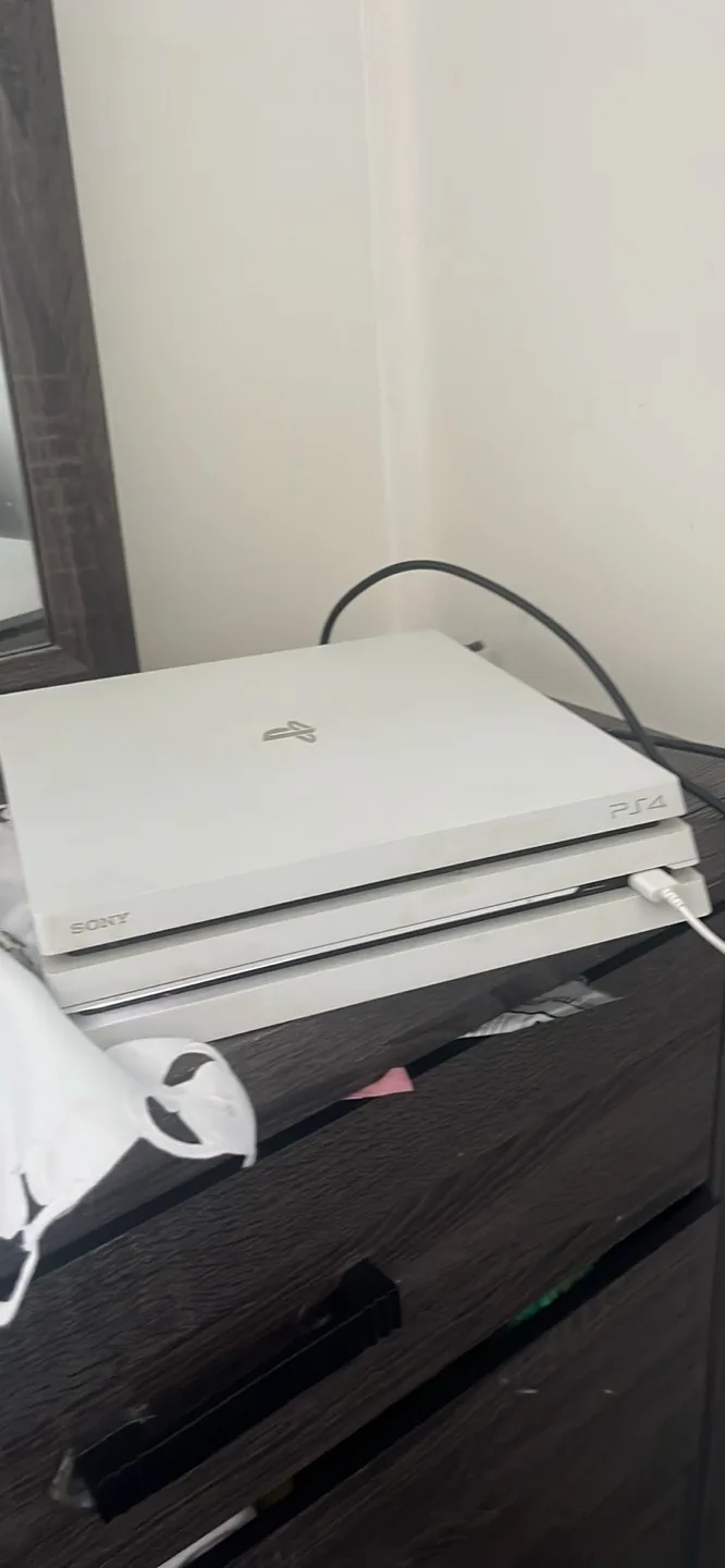 Sony PlayStation 4 (PS4) White Console thumbnail