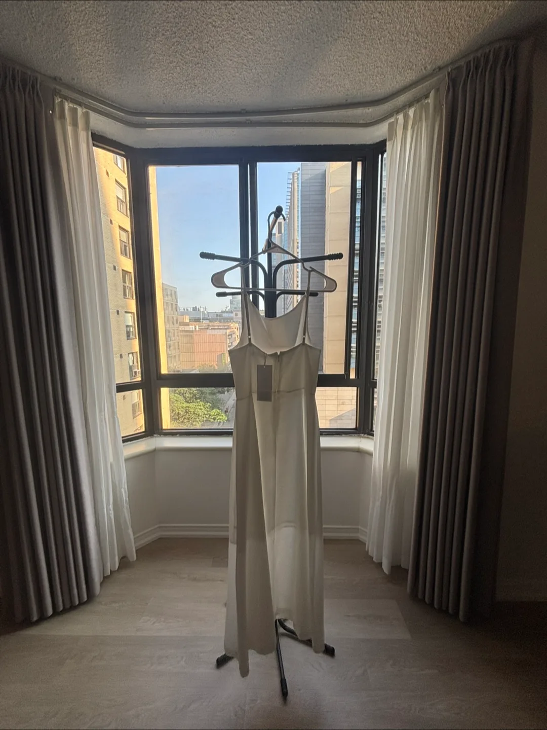 White Midi Dress From Korea For Wedding Picture image indicator(2)