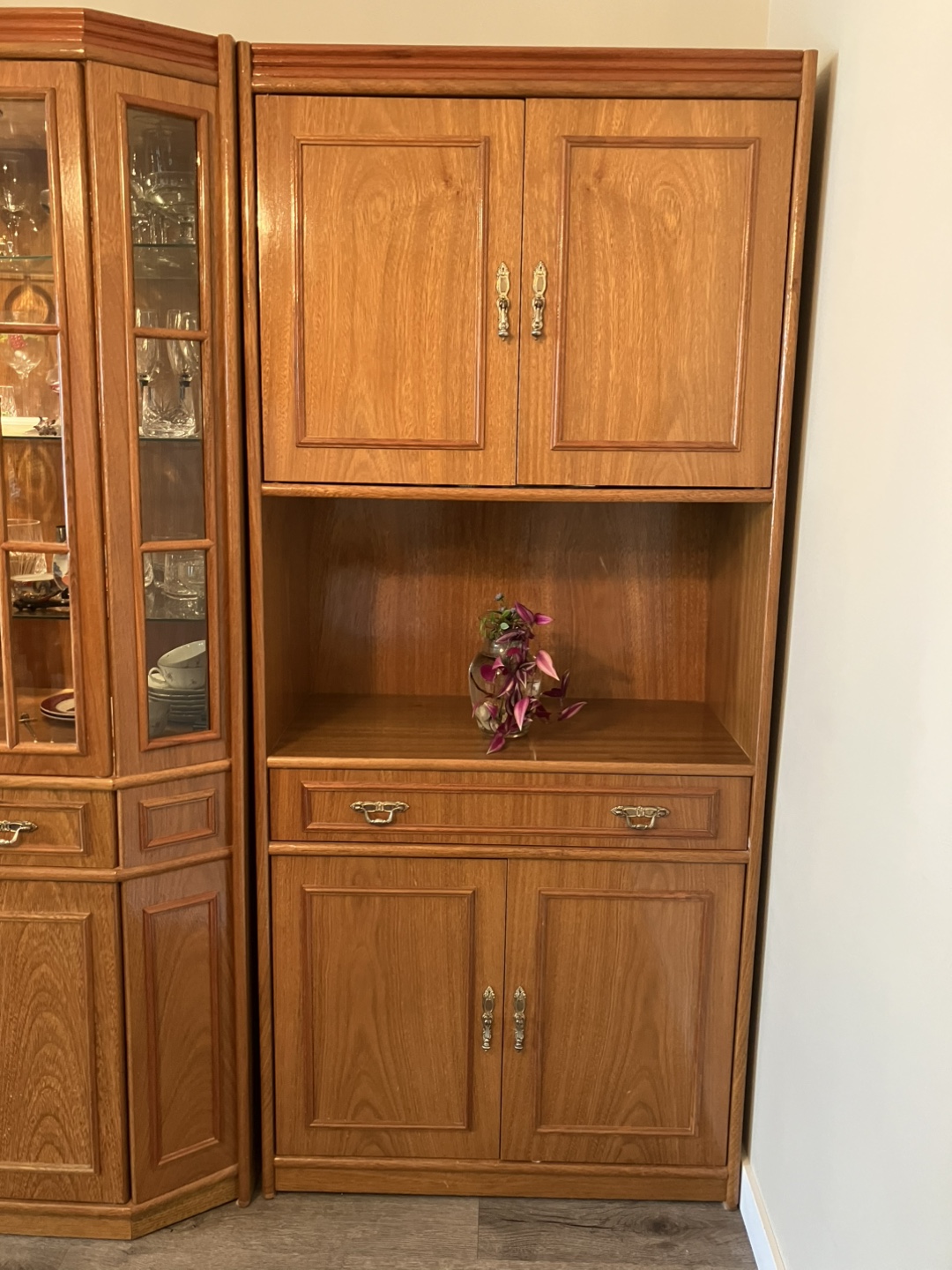 Wooden 3/3 luxury china cabinet - photo 4