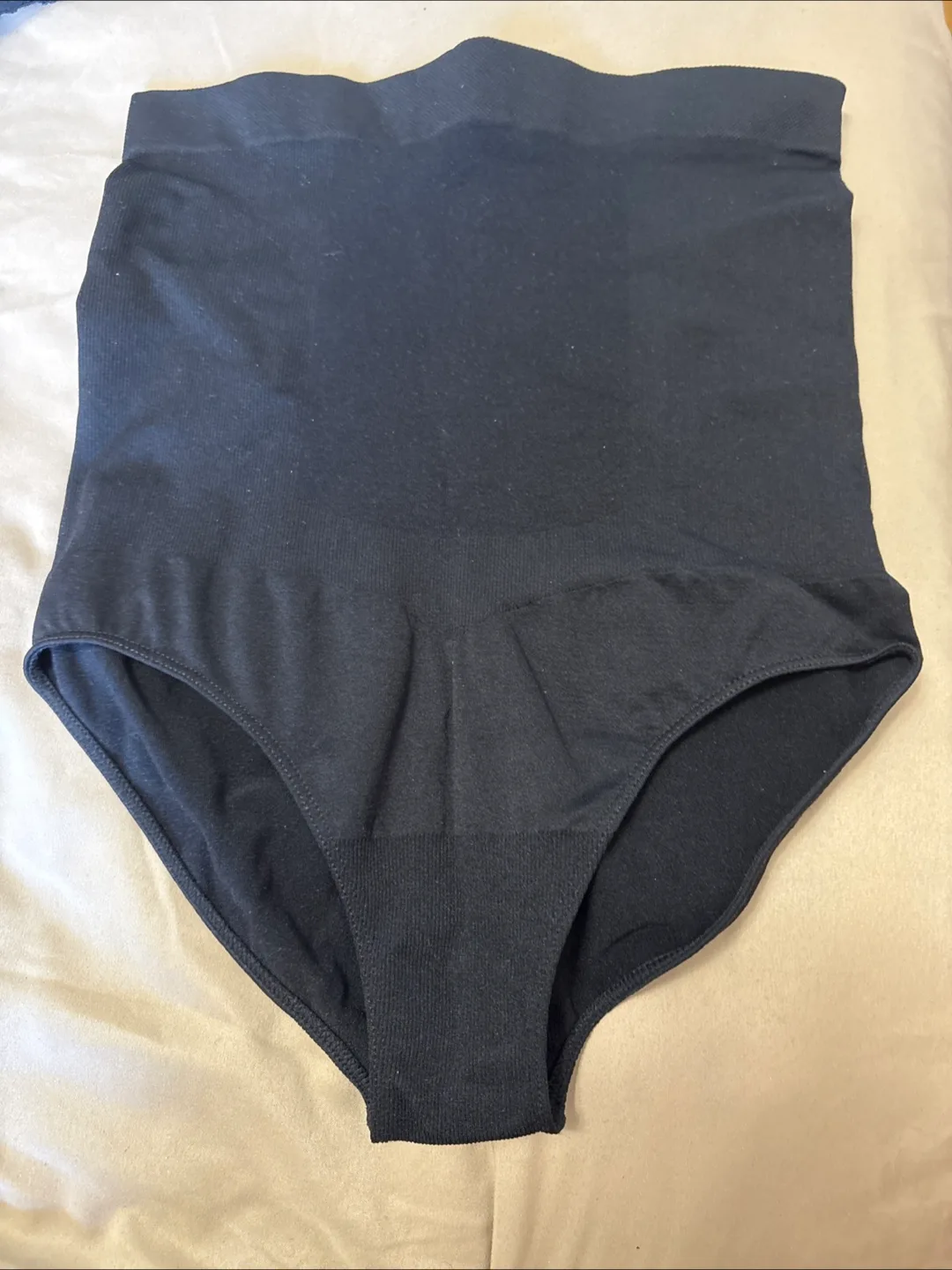 🇨🇦Black Shapewear Bodysuit, Size M-L thumbnail