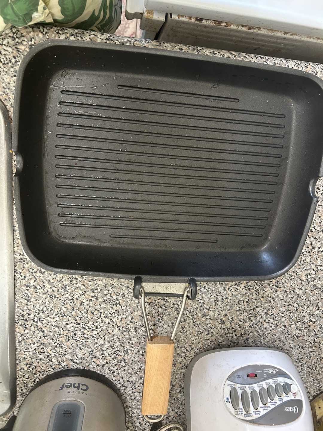 Cast Iron Grill Pan with Wood Handle - photo 2