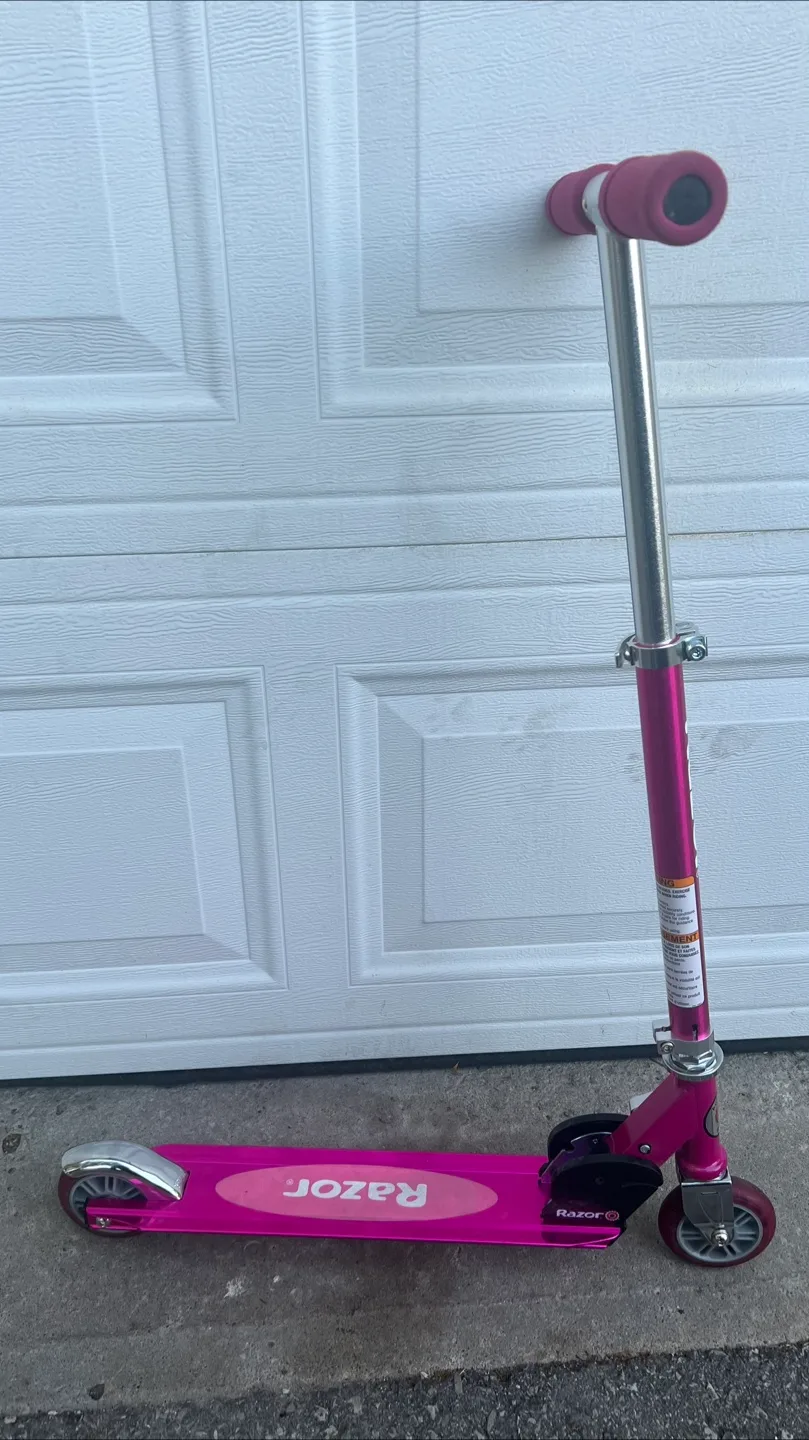 Razor Scooter - Pink thumbnail