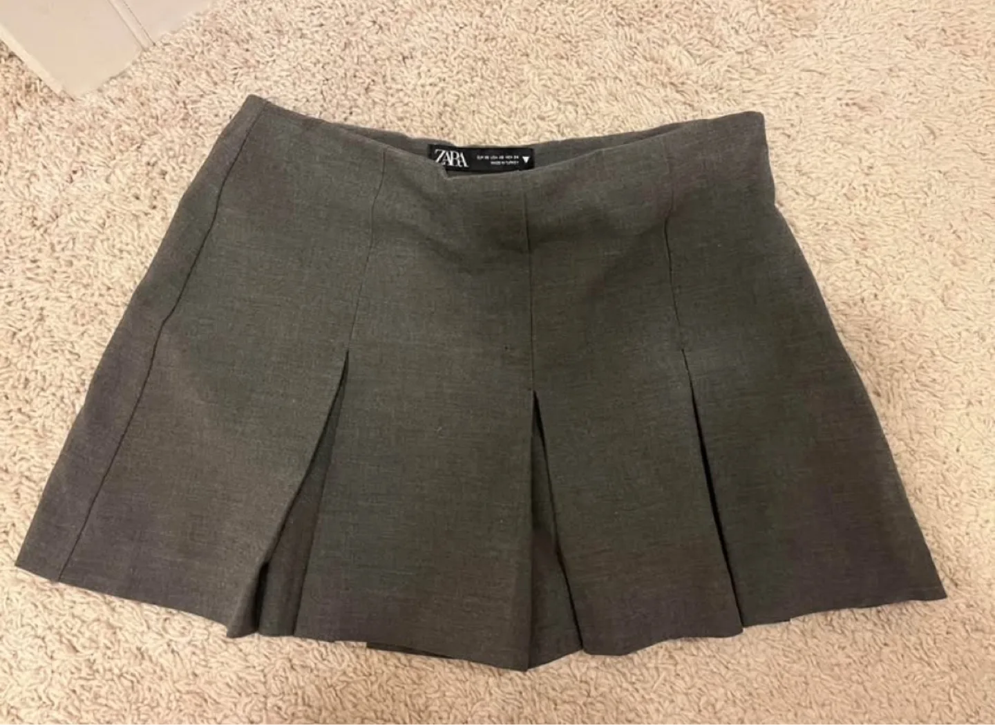 ZARA Grey Pleated Mini Skirt - Size XS thumbnail