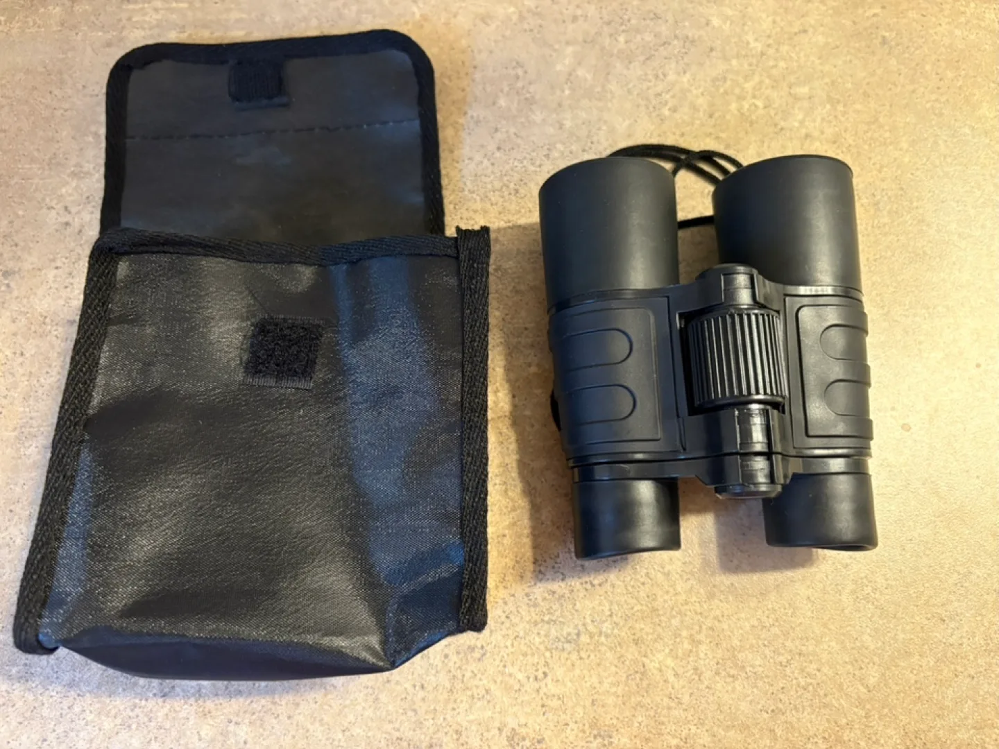 Black Binoculars 3x30mm with Case image indicator(5)