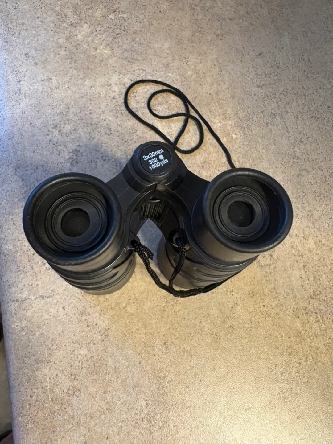 Black Binoculars 3x30mm with Case image indicator(2)