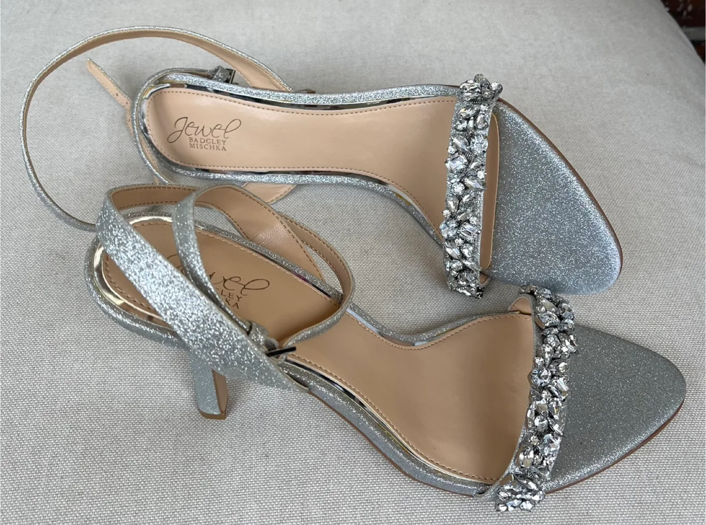 Jewel Badgley Mischka Silver Heels - New - Size 11 image indicator(3)