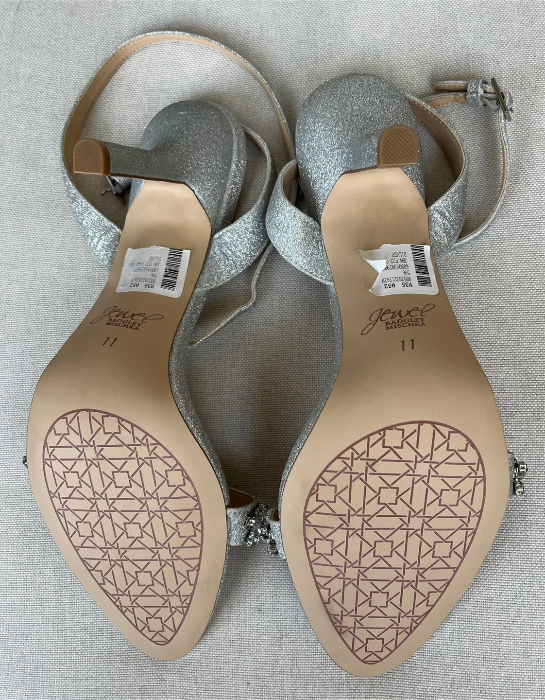 Jewel Badgley Mischka Silver Heels - New - Size 11 image indicator(5)