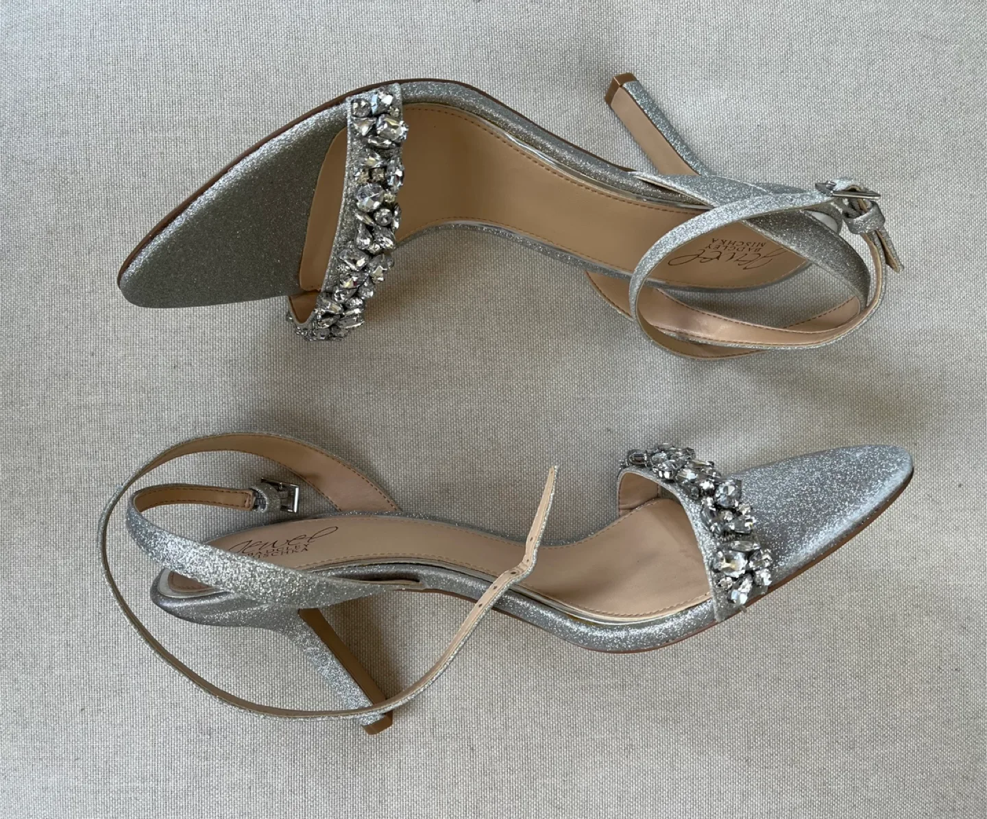 Jewel Badgley Mischka Silver Heels - New - Size 11 image indicator(7)